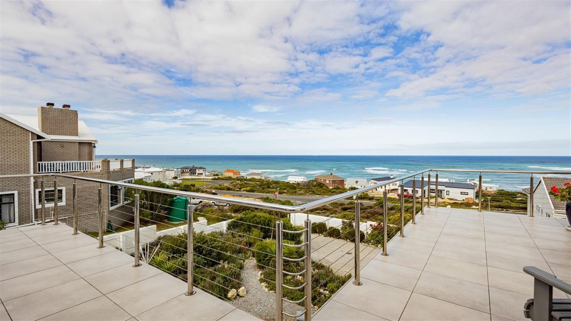 A Struisbaai Coastal Retreat here the Ocean Becomes Part of Your Everyday Life