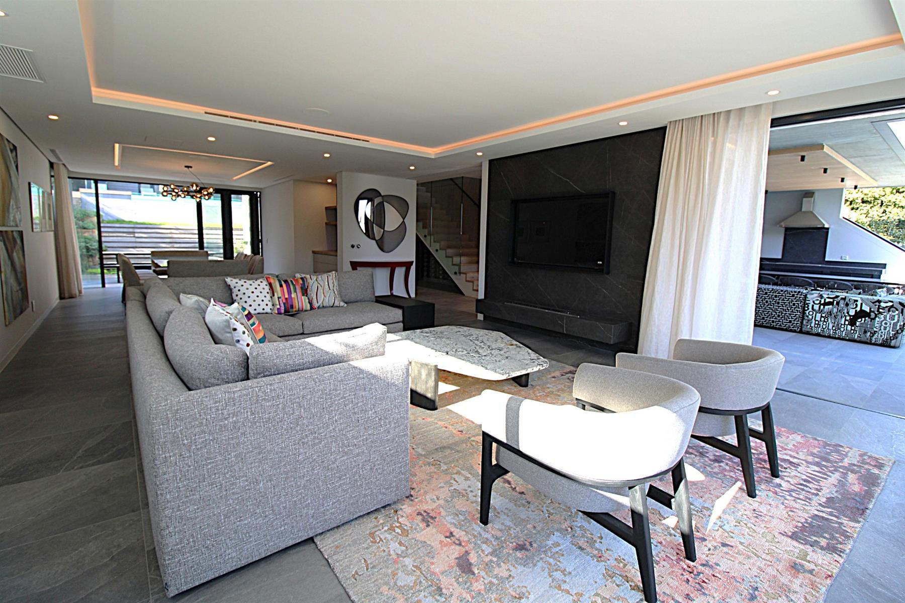 Villa with Pool House