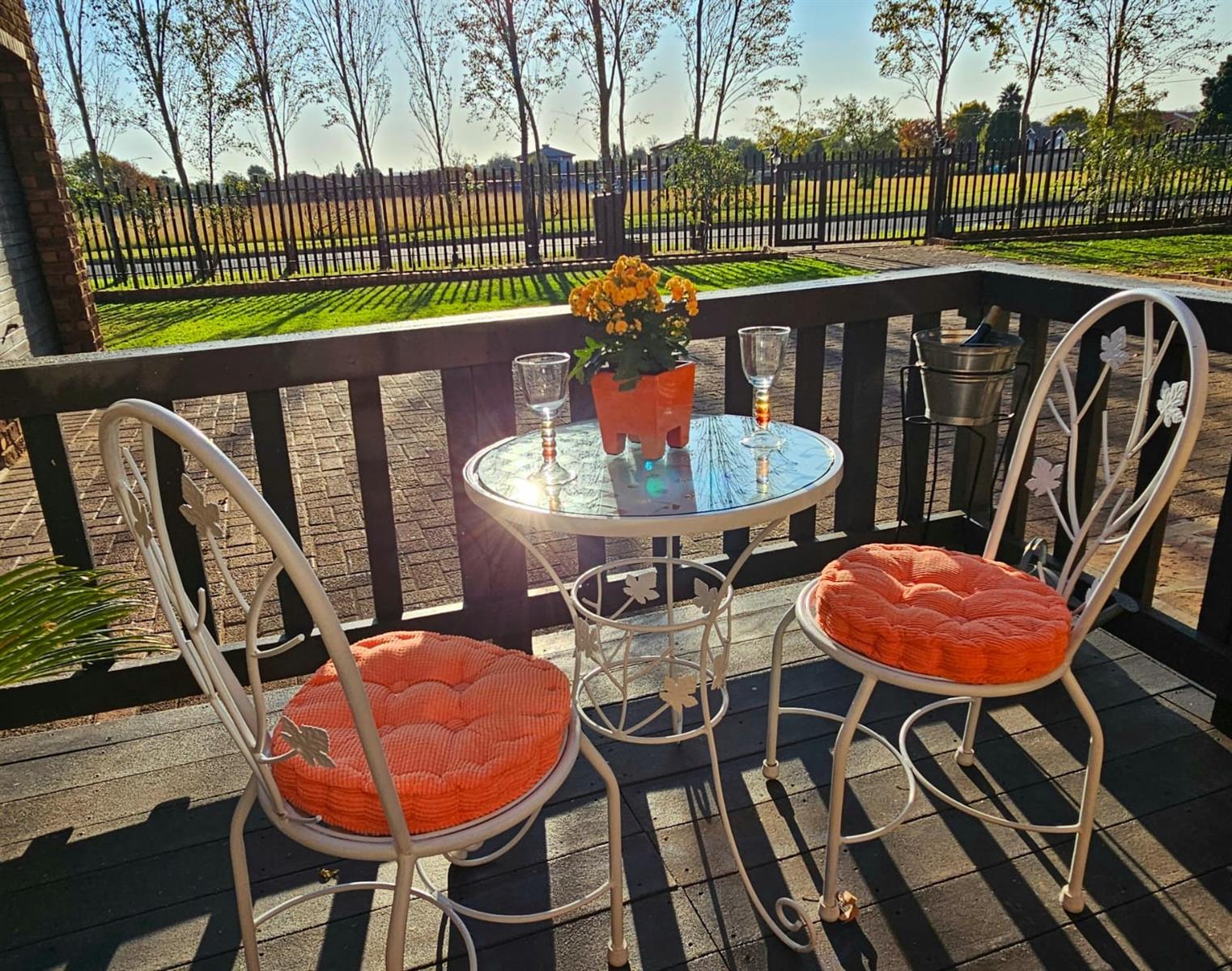 This Beautiful 3 bedroom, 3 bathroom family home is an Entertainers Dream