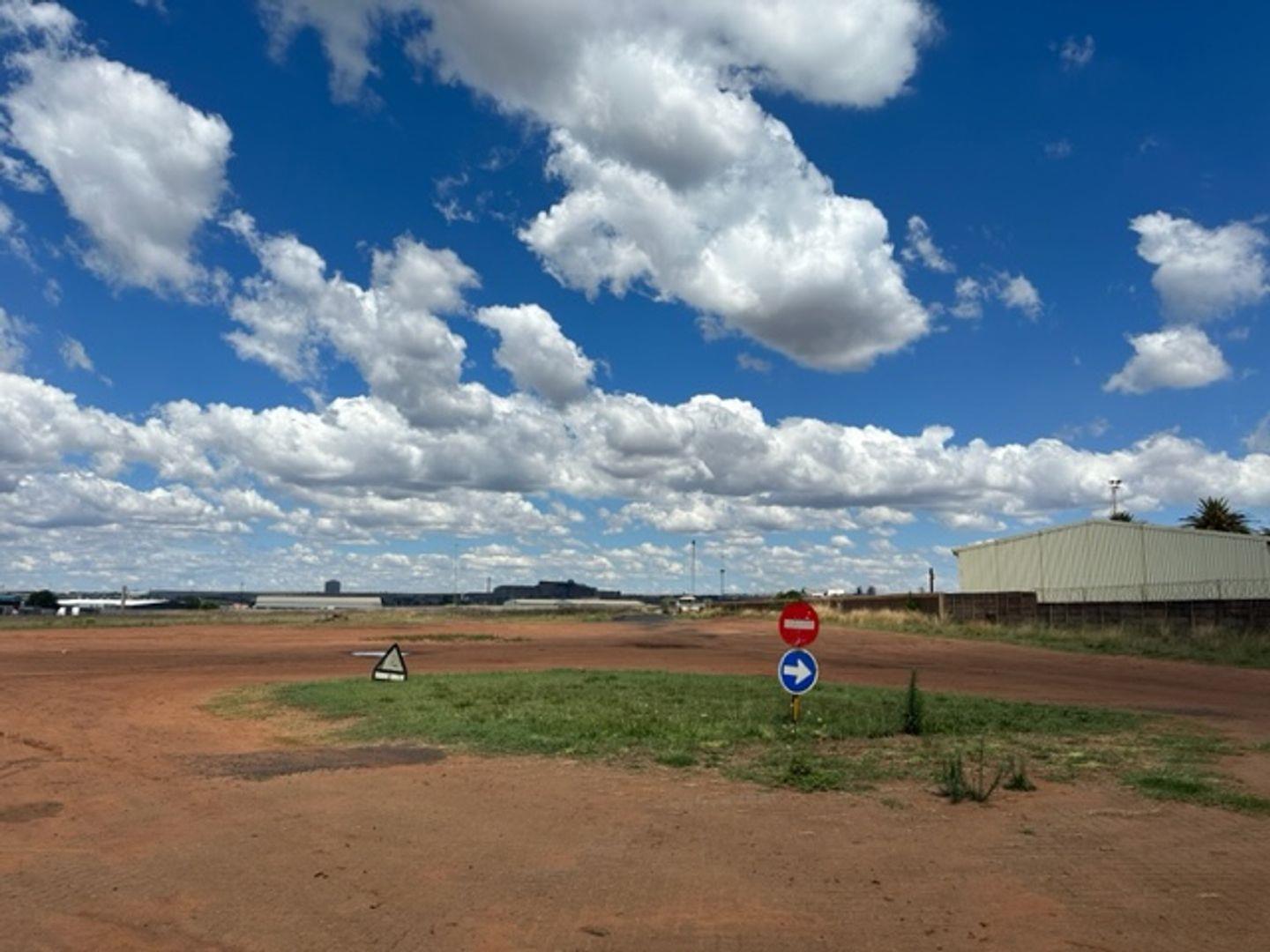 Industrial Property for sale in Middelburg Central, Middelburg, 14000 m²
