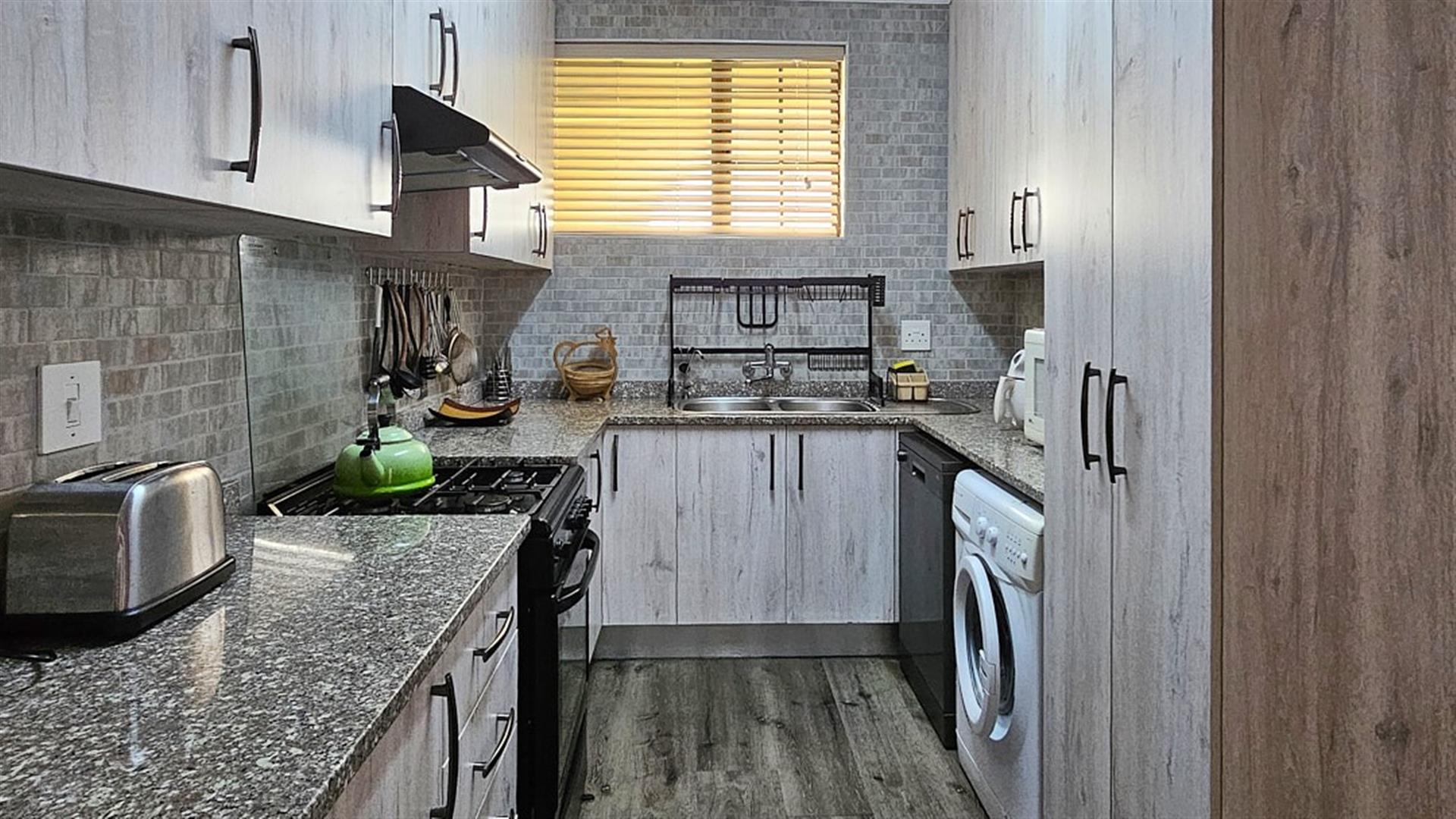 Apartment For Sale in Manaba Beach, Margate, KwaZulu Natal