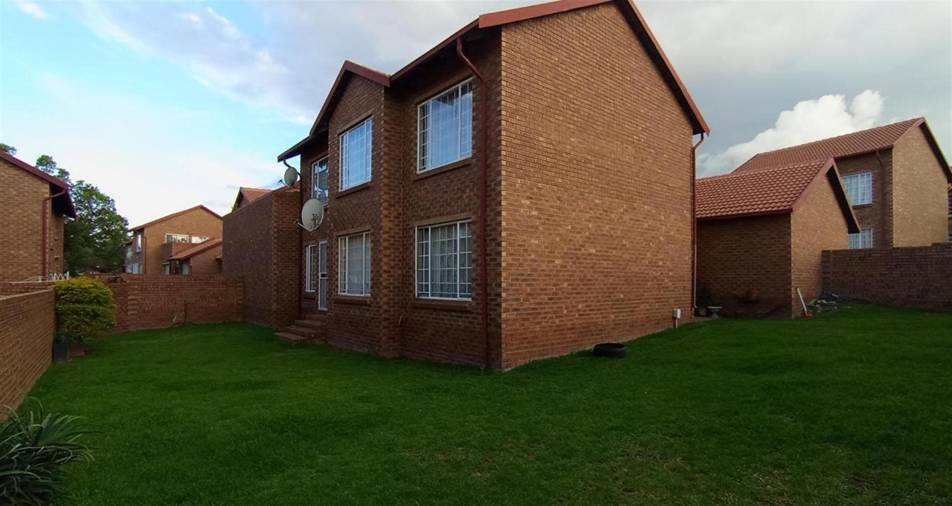 Ground Floor Stack Apartment For Sale in Kosmosdal, Centurion