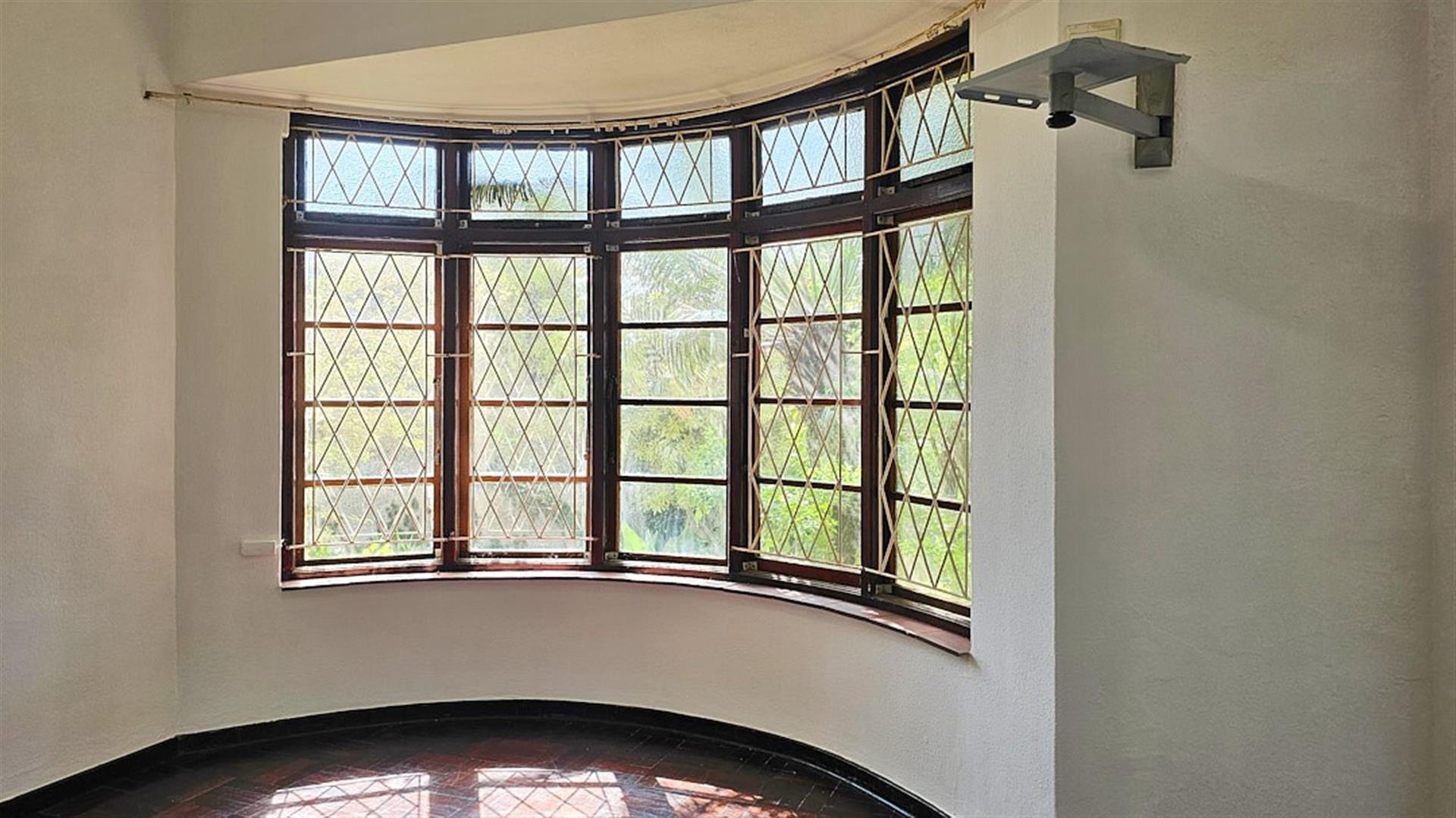 4 Bedroom House with OLD WORLD CHARM