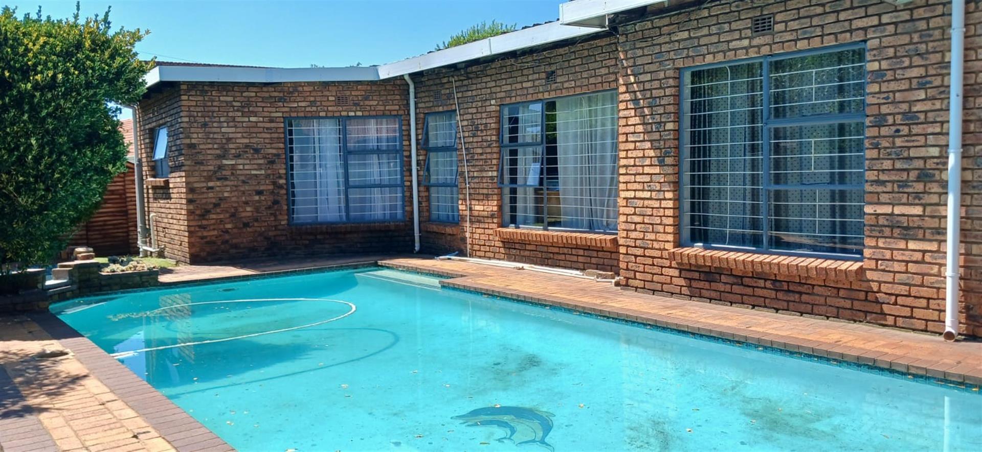 Well Maintained Large Family Home for Sale