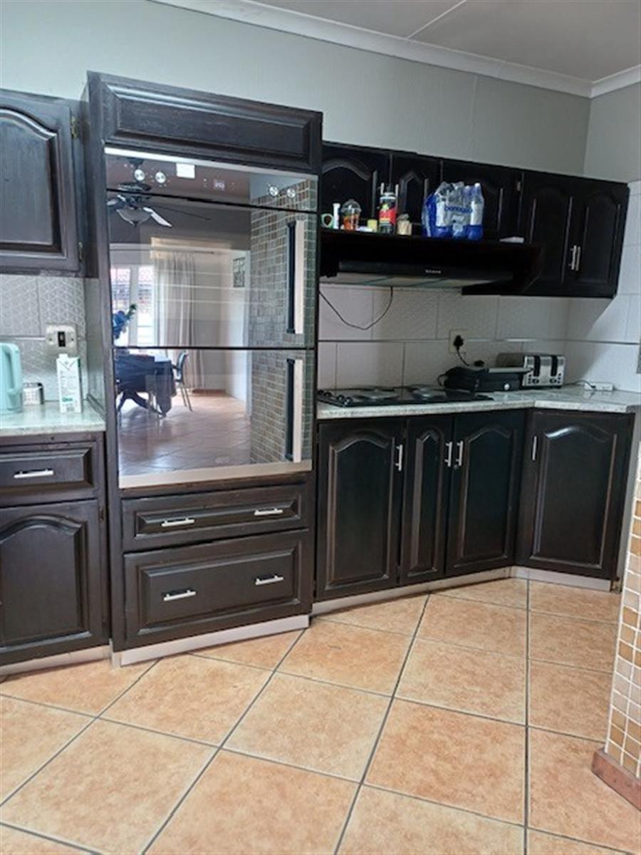 Well Maintained Large Family Home for Sale