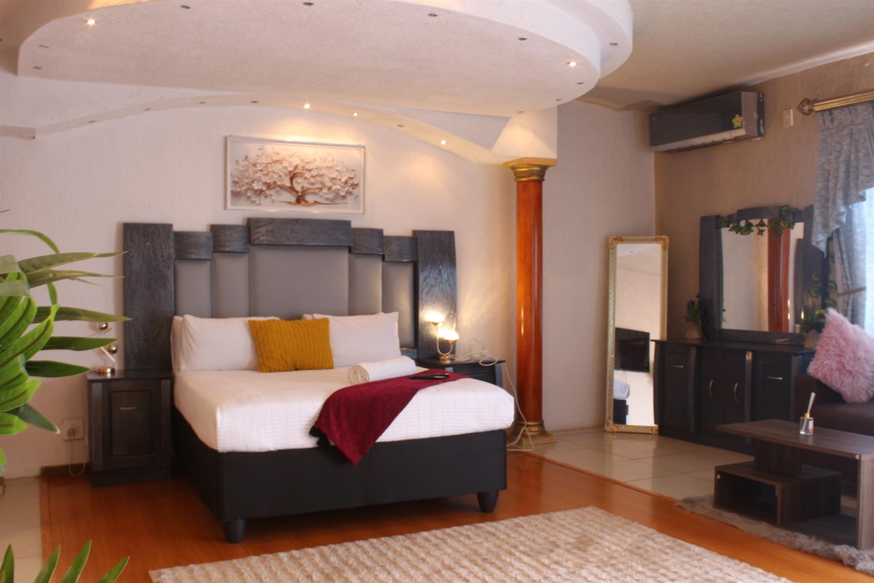 Guest House for sale in Mayfair West, Johannesburg, 495 m²