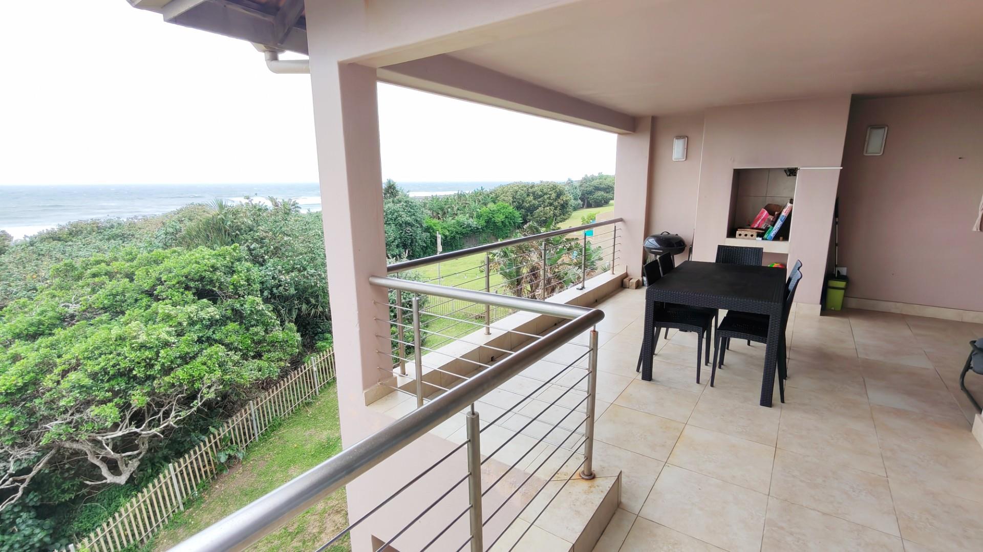 Beachfront 3 bedroom Apartment For Sale in Shelly Beach, KwaZulu Natal