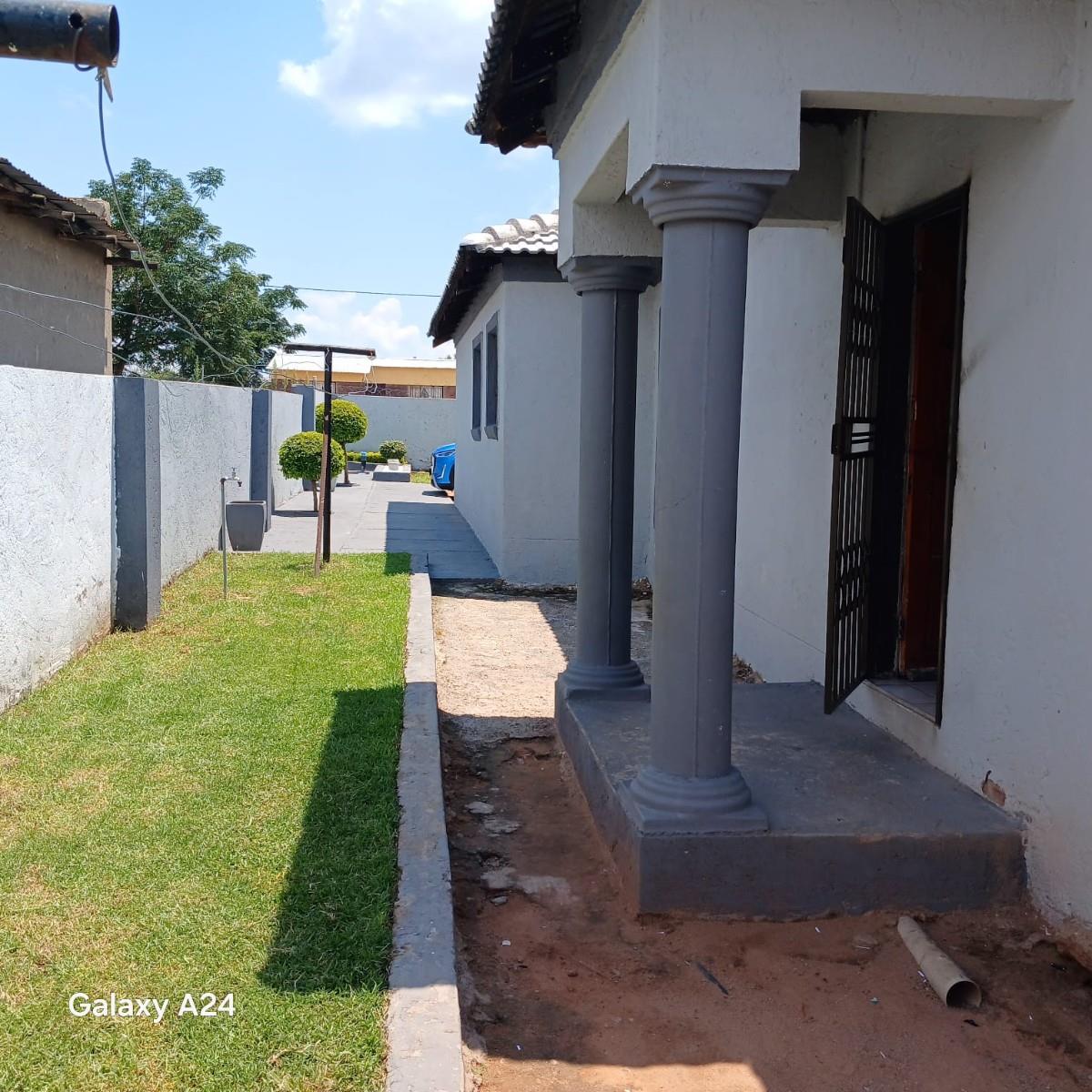 BEAUTIFUL PROPERTY FOR SALE AT POLOKWANE EXT 71
