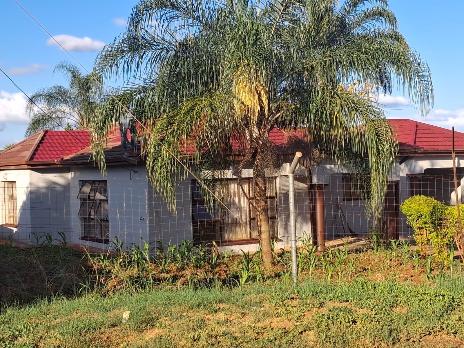 House For Sale in Thohoyandou Makwarela Ext 3