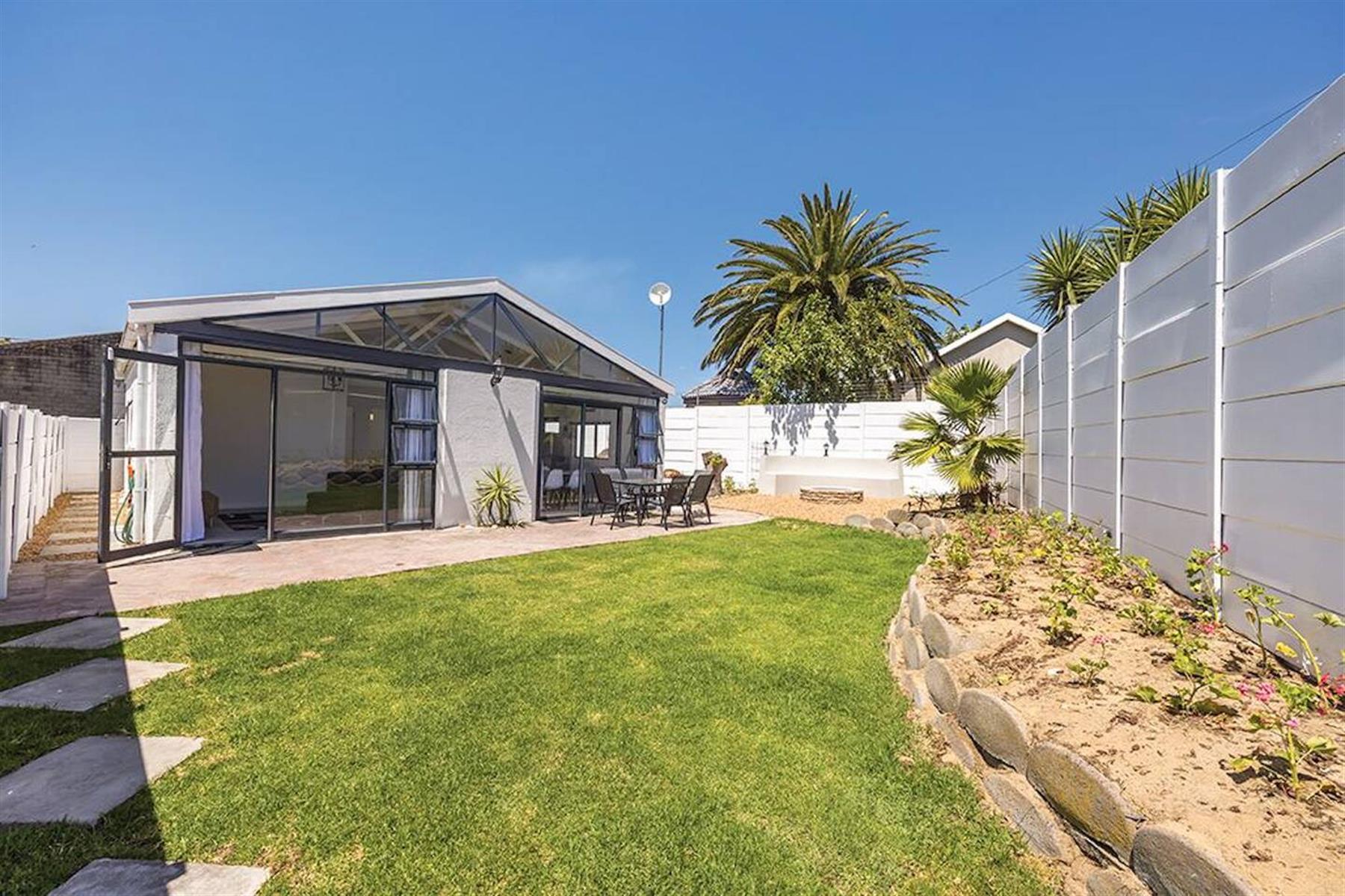 House in Table View for Daily Rental