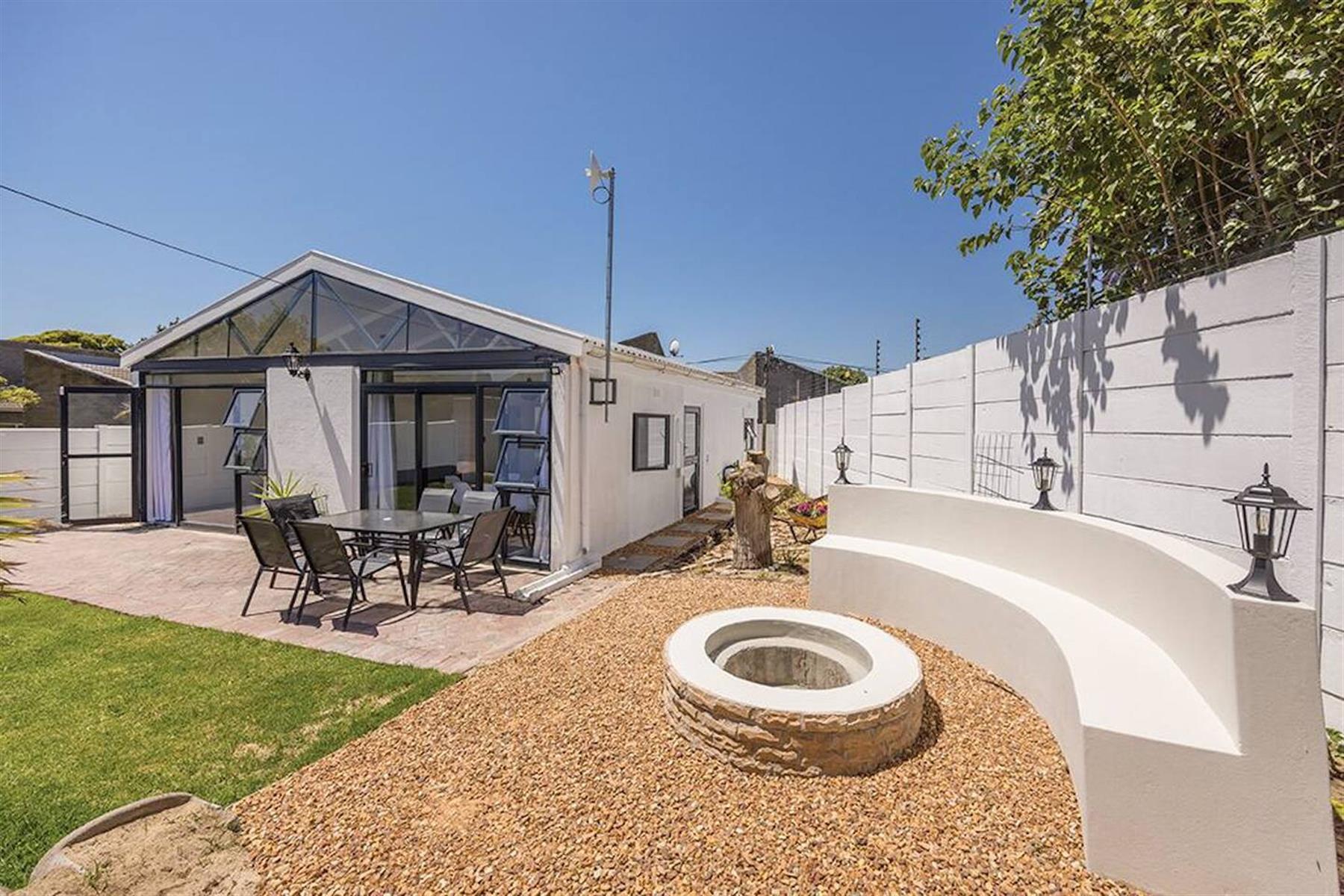 House in Table View for Daily Rental