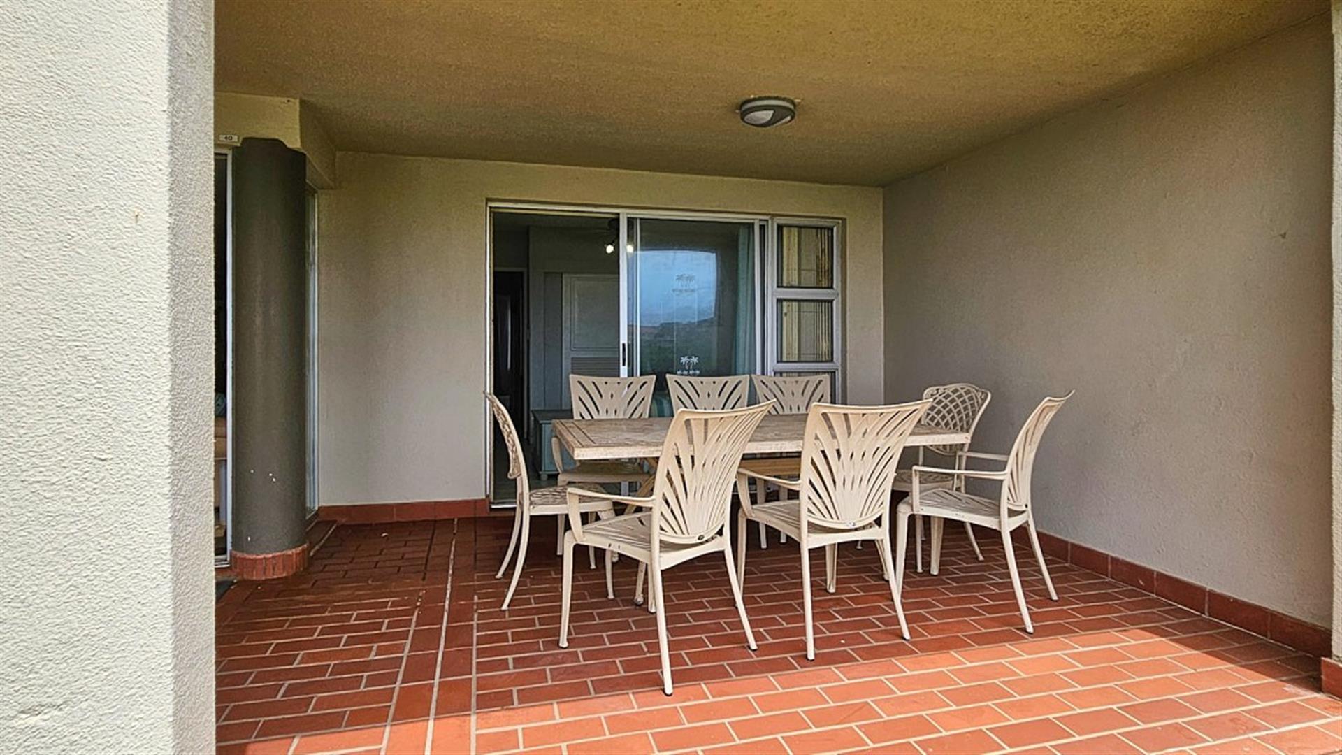 Luxury 3 Bedroom Apartment in Uvongo