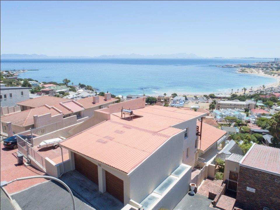 House For Sale in Mountainside, Gordons Bay