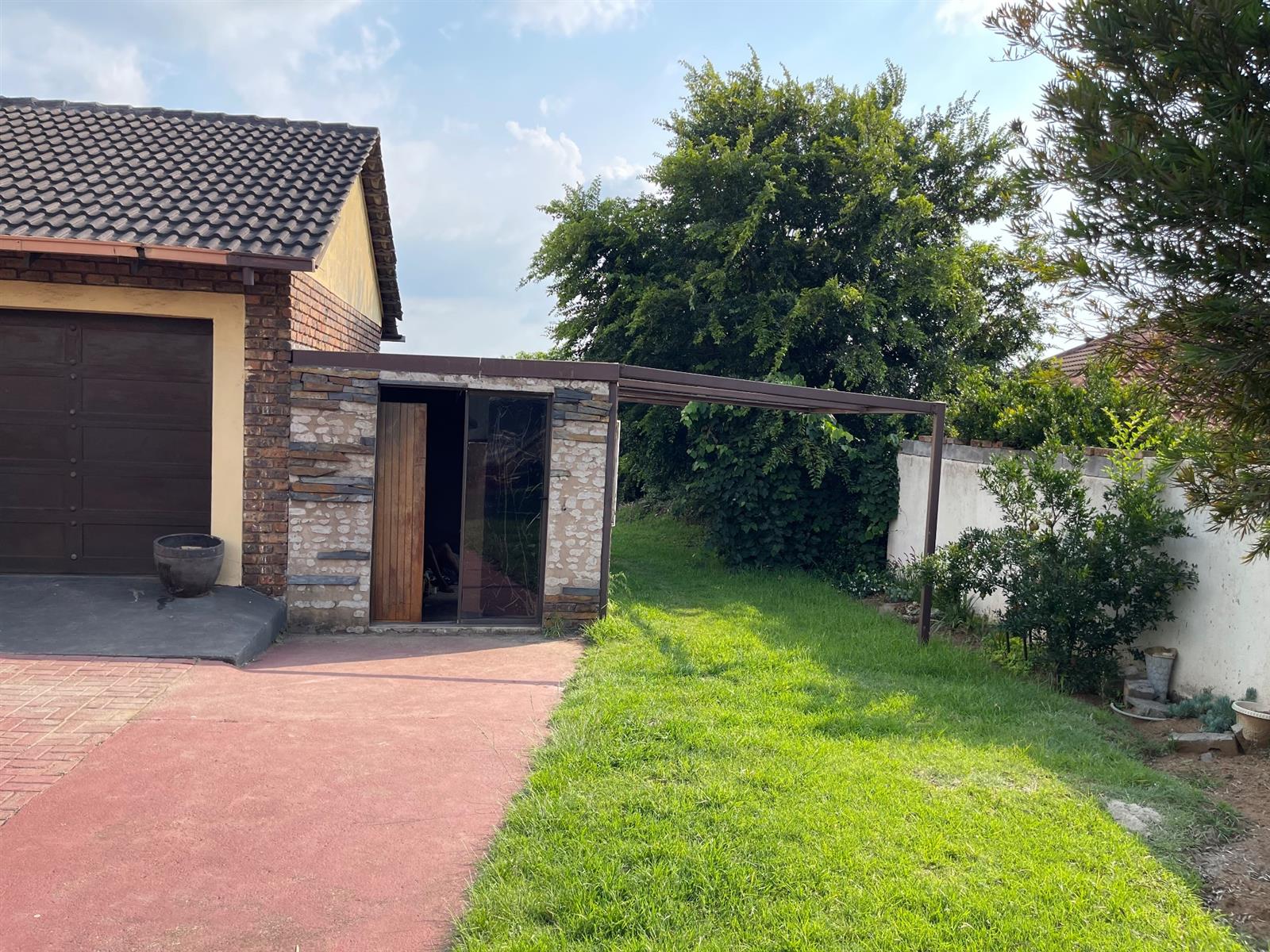 House For Sale in Tasbet Park, Witbank