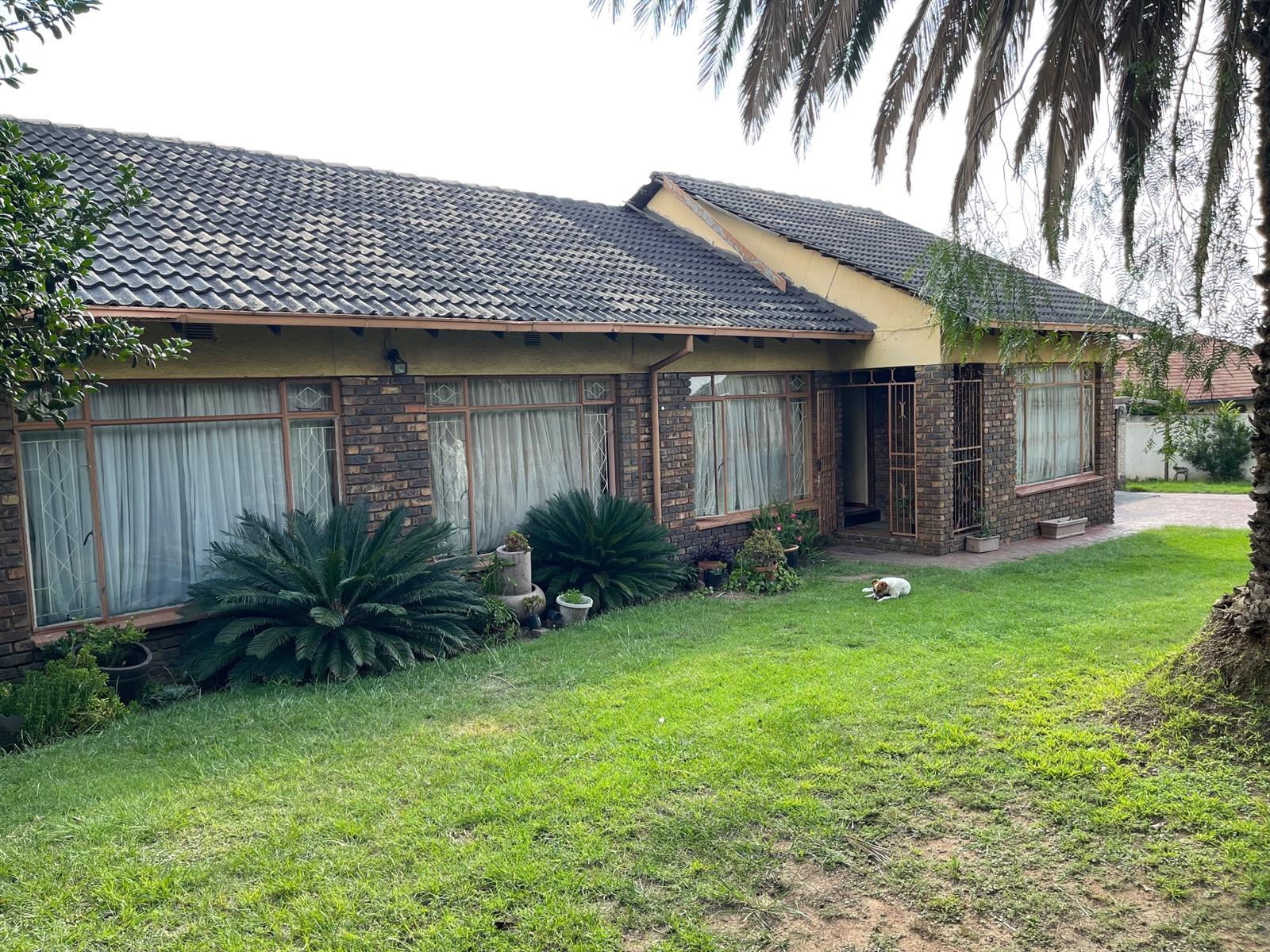House For Sale in Tasbet Park, Witbank