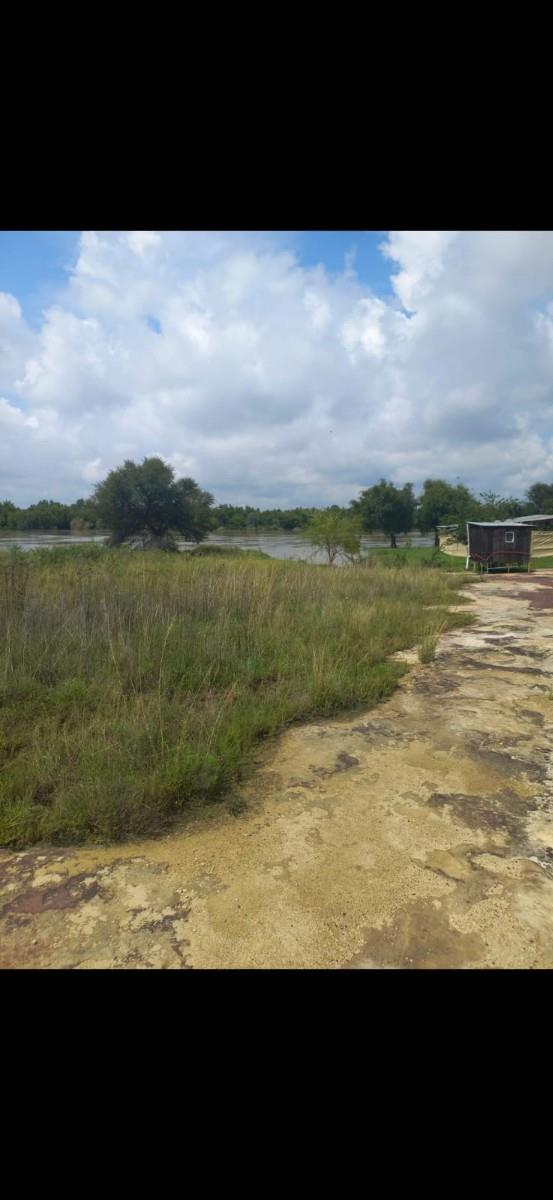 Vacant Land with river front For Sale in Rural Bothaville
