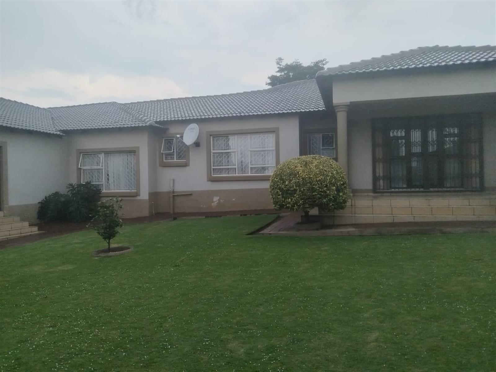 House For Sale in Die Heuwel Ext 4, Die Heuwel, Witbank