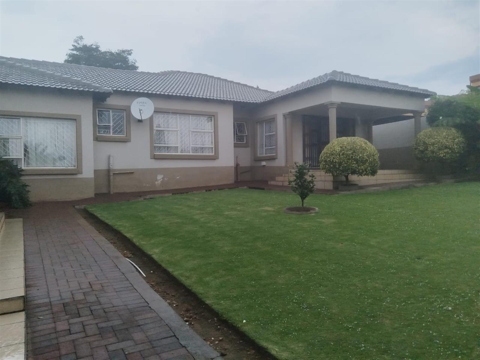 House For Sale in Die Heuwel Ext 4, Die Heuwel, Witbank