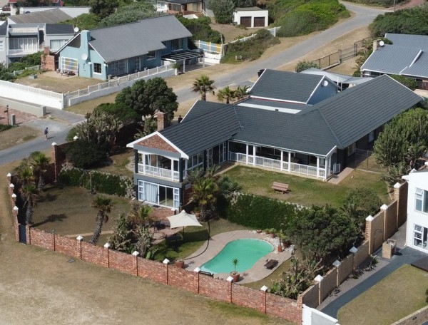 Luxury Home on the Beachfront Port Alfred
