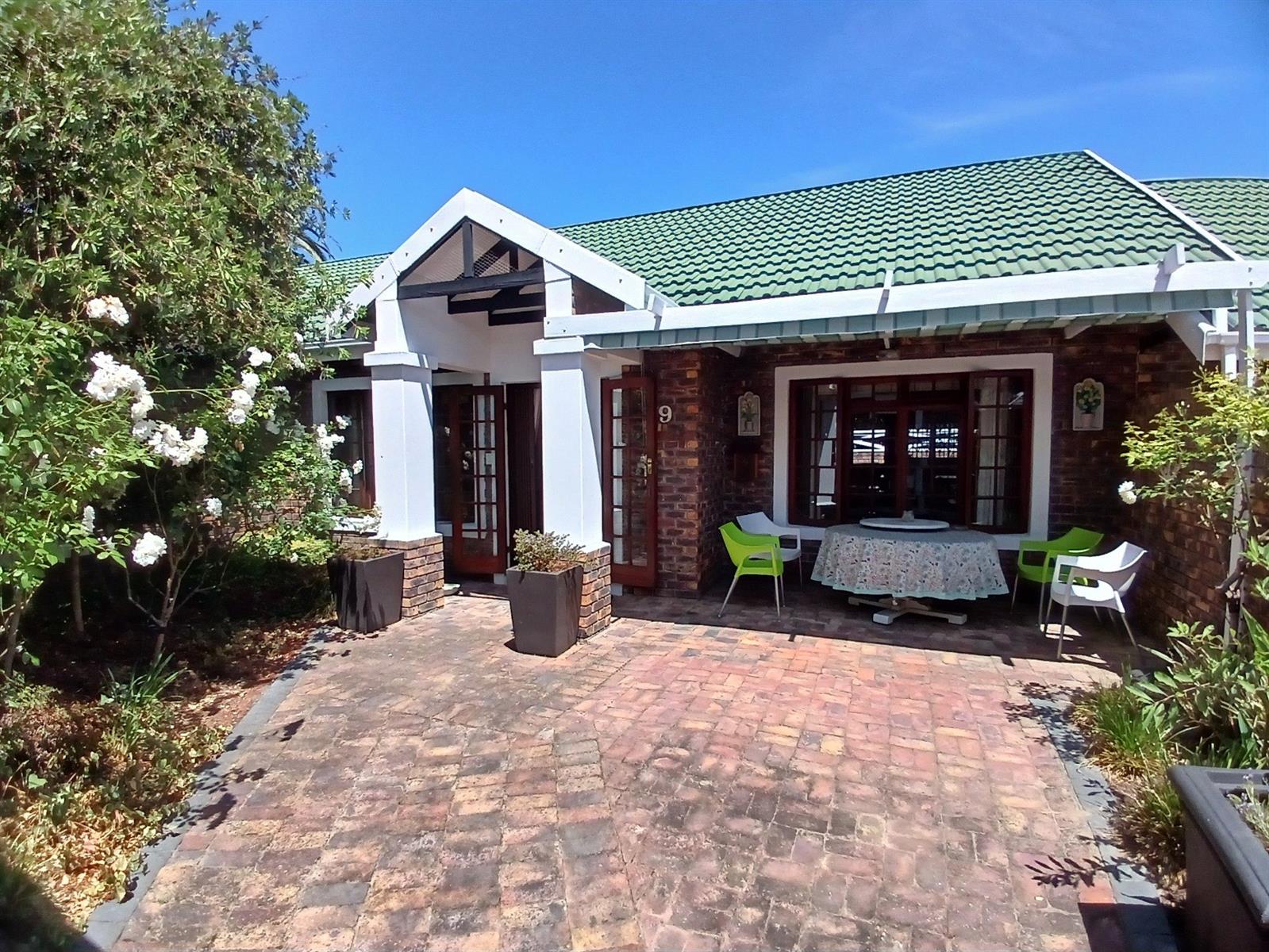 2 Bed Fully Furnished and Equipped Townhouse for rental