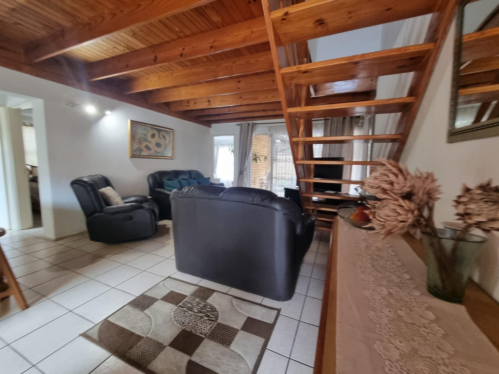 Move in Ready Spacious Face brick Secure Townhouse in Pomona