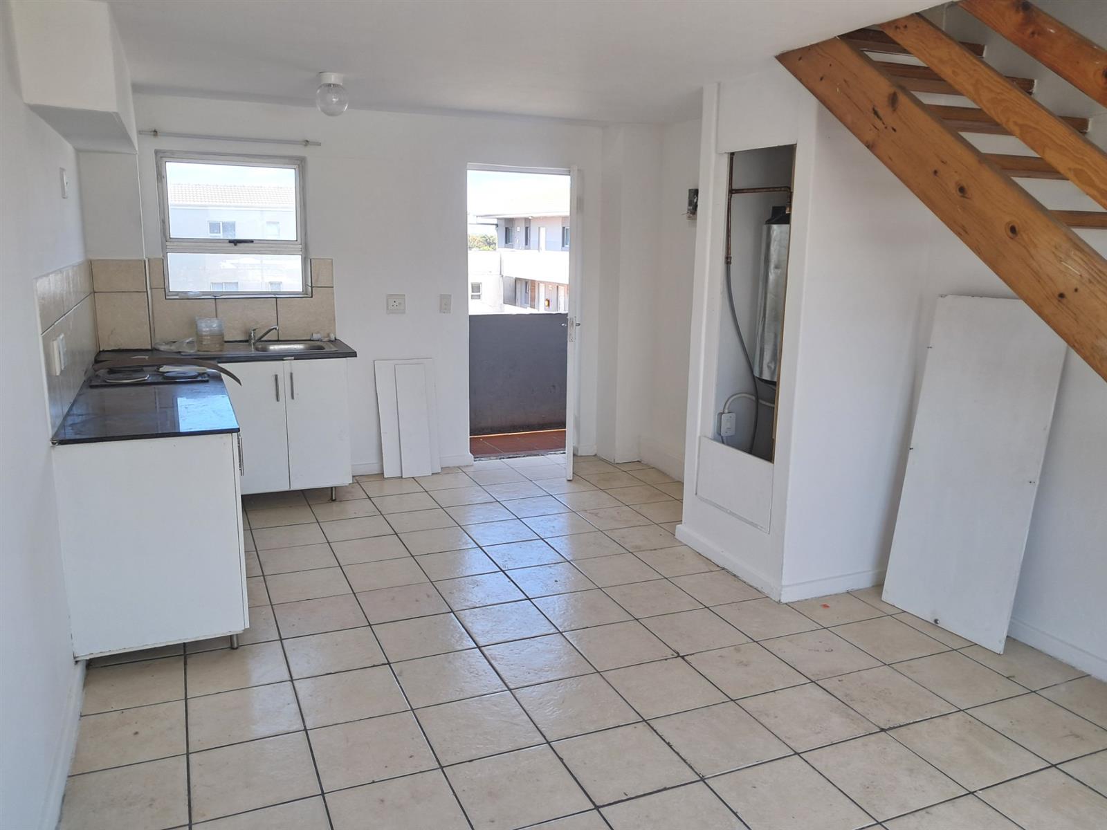 Apartment To Rent in Maitland, Cape Town