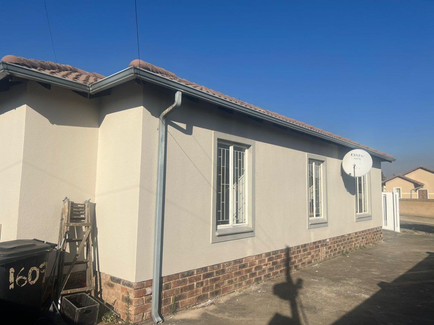 House For Sale in Bloubosrand, Randburg