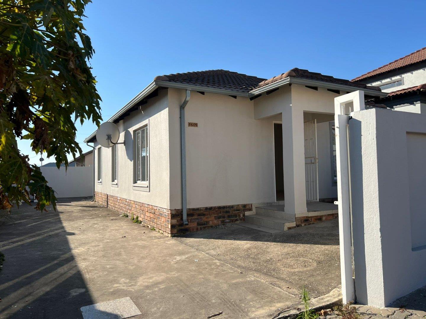 House For Sale in Bloubosrand, Randburg