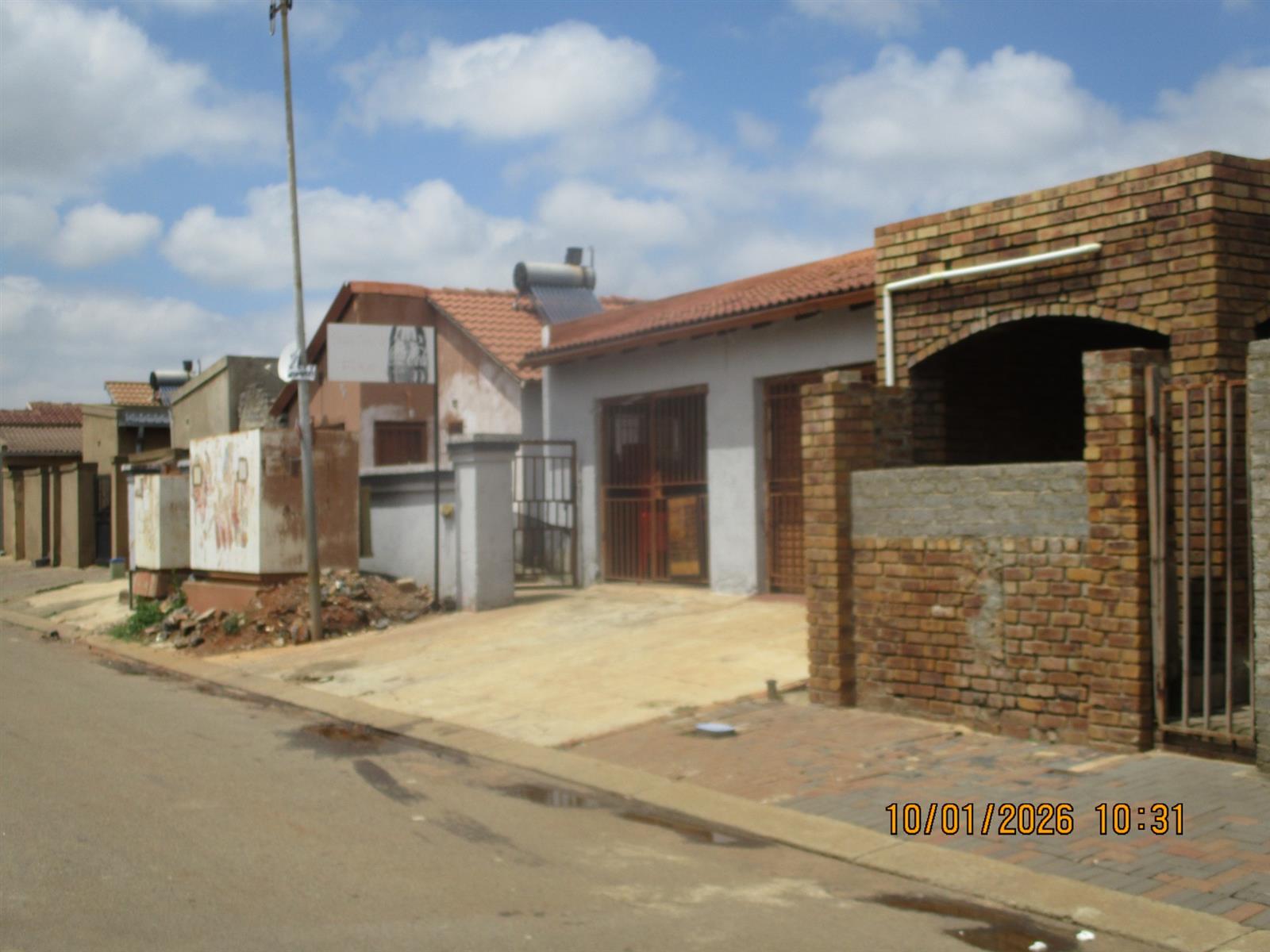 House For Sale in Hospital View, Tembisa