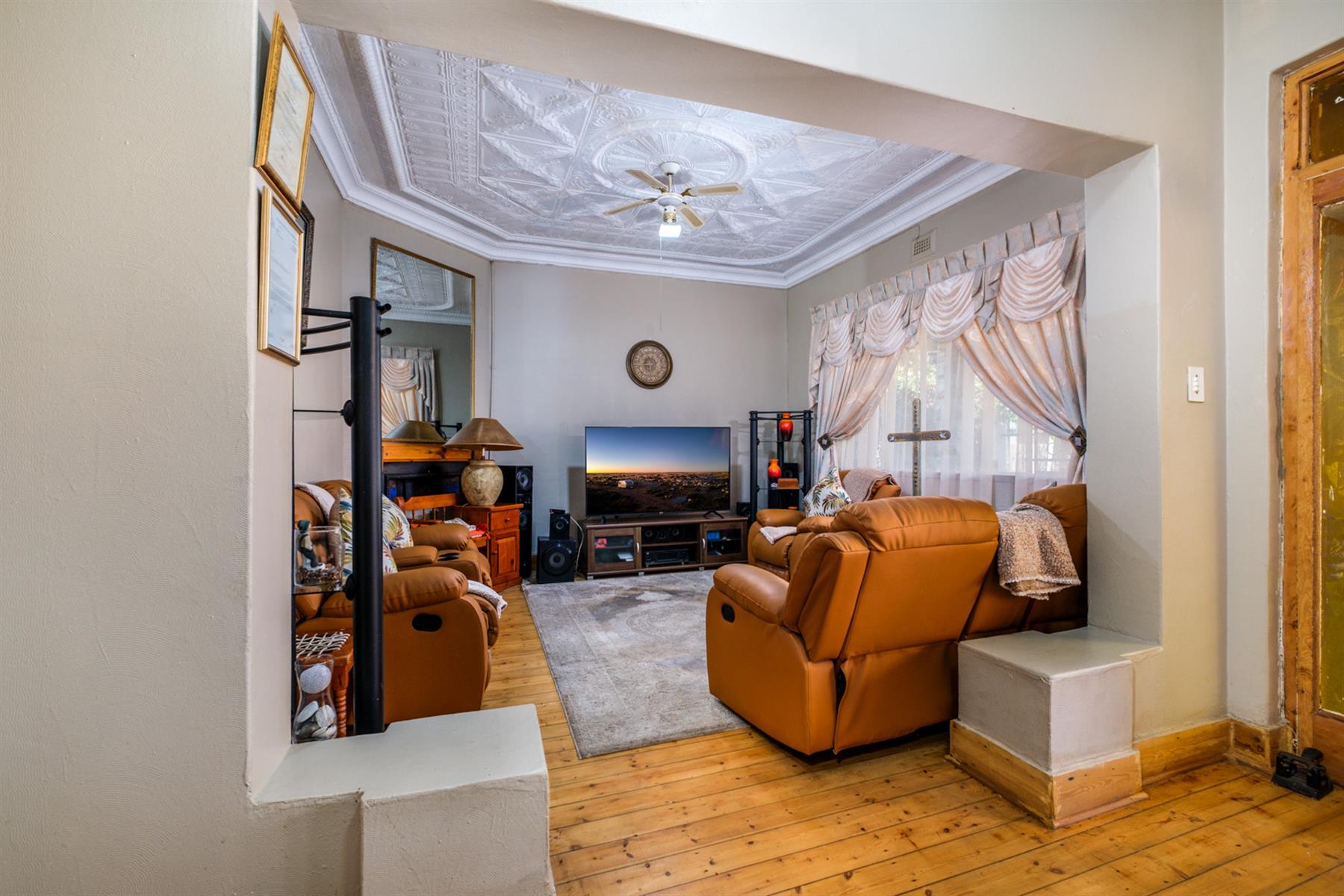 House for sale in Newlands, Johannesburg, 280 m²