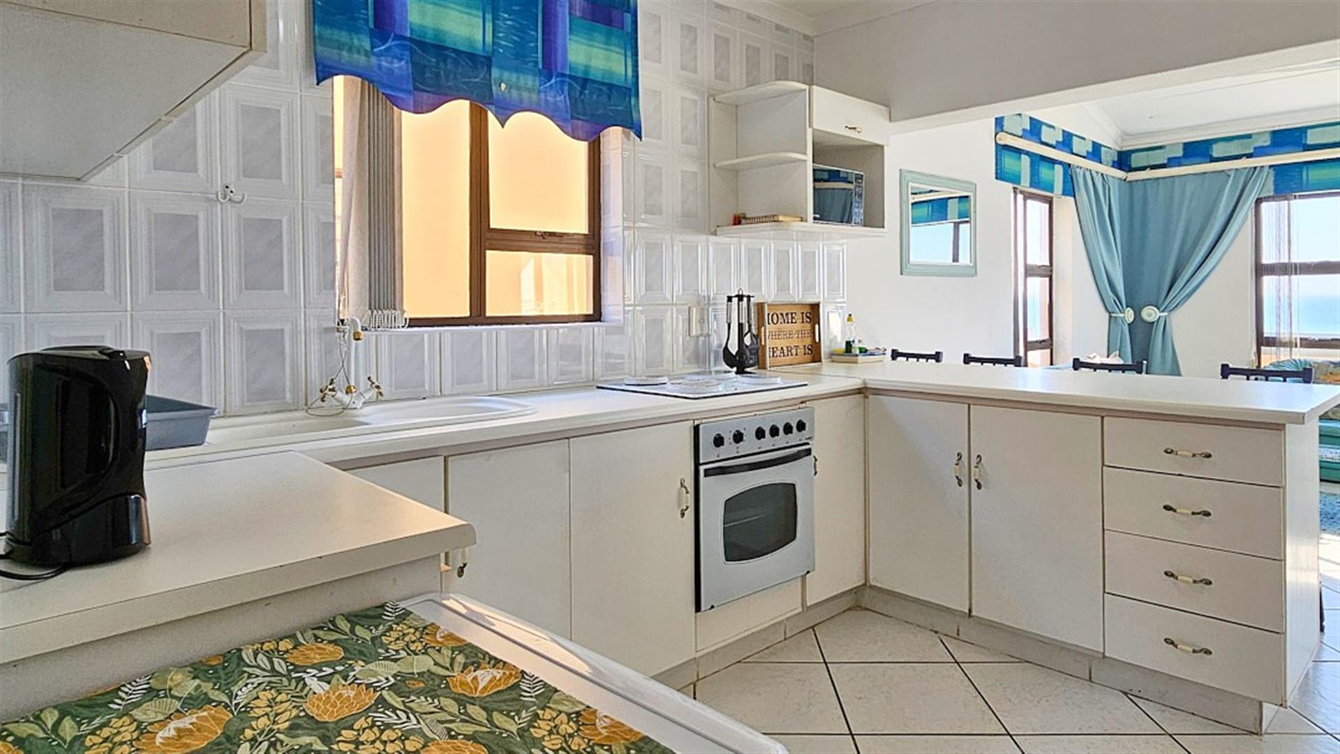 Apartment For Sale in Shelly Beach, Margate, KwaZulu Natal