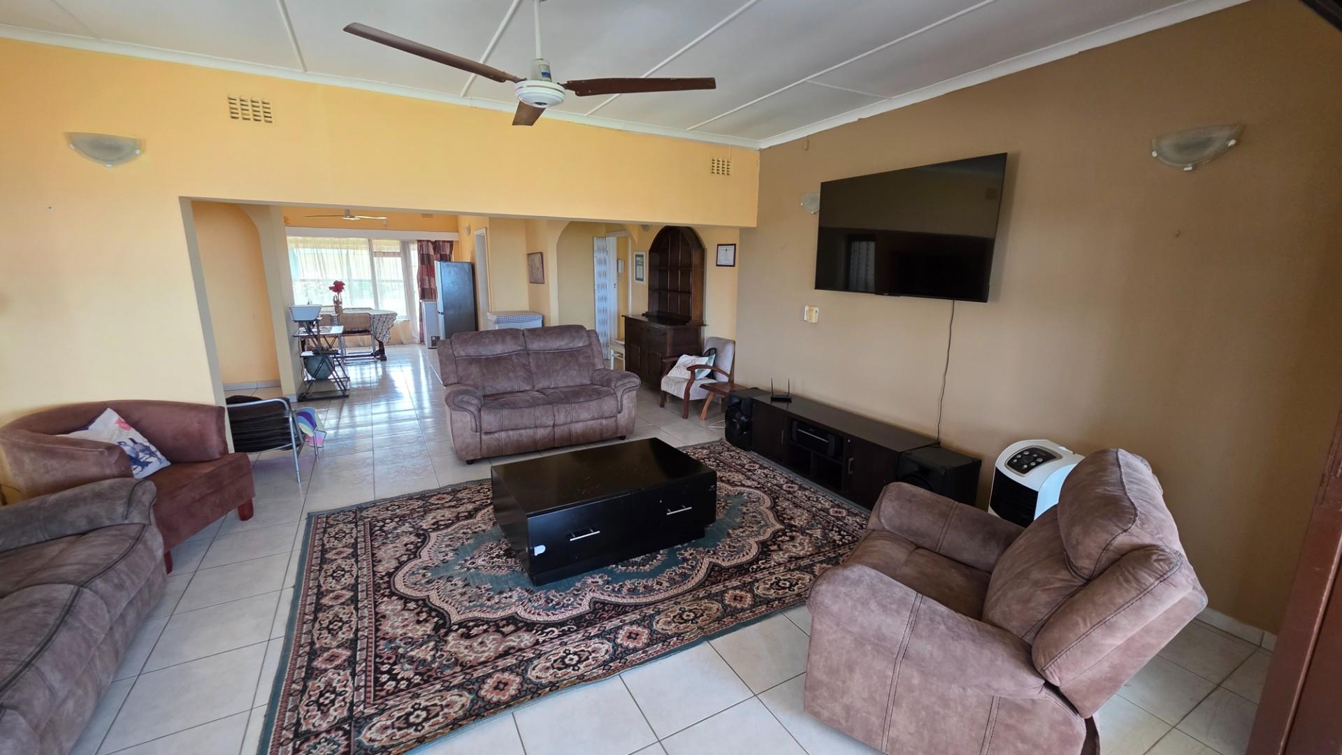 Spacious Home For Sale in Uvongo, Margate, KwaZulu Natal