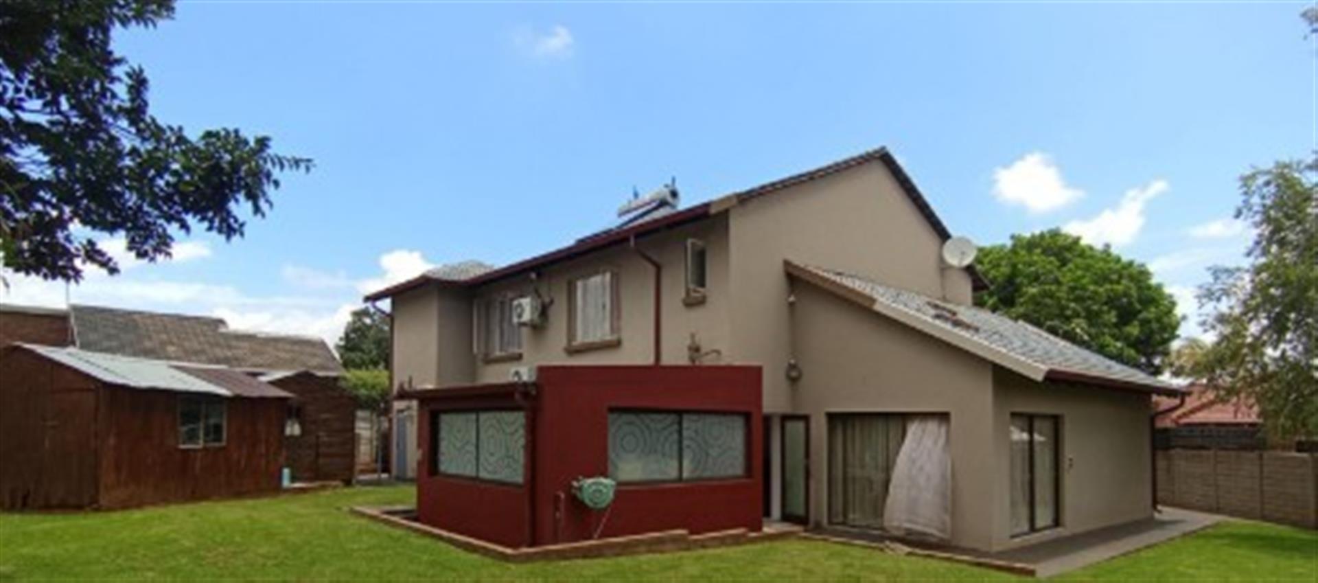 Modern Family Home For Sale in Rooihuiskraal North, Centurion