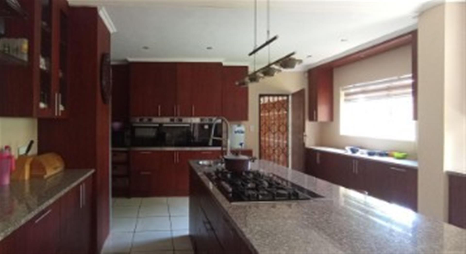 Modern Family Home For Sale in Rooihuiskraal North, Centurion