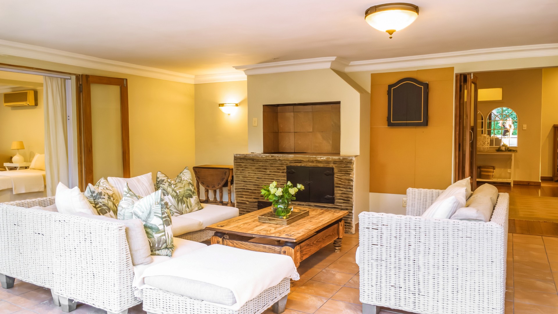 Beautiful family home offering spacious living areas and a seperate flatlet