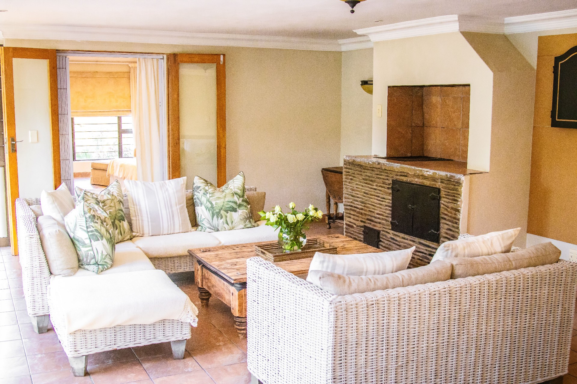 Beautiful family home offering spacious living areas and a seperate flatlet