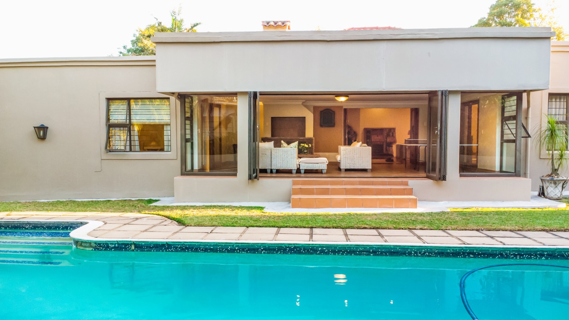 Beautiful family home offering spacious living areas and a seperate flatlet