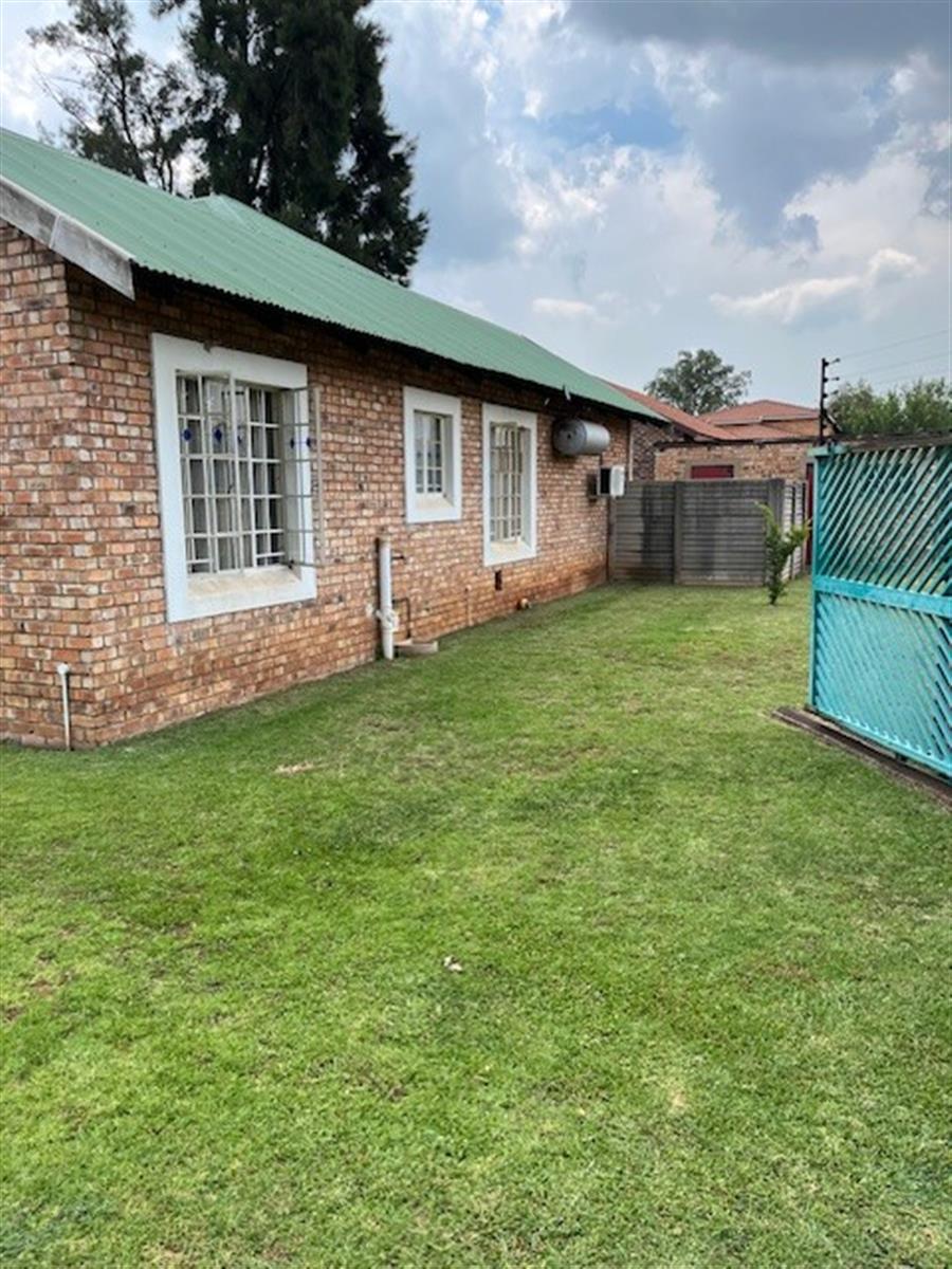 3 Bedroom home for sale with pool