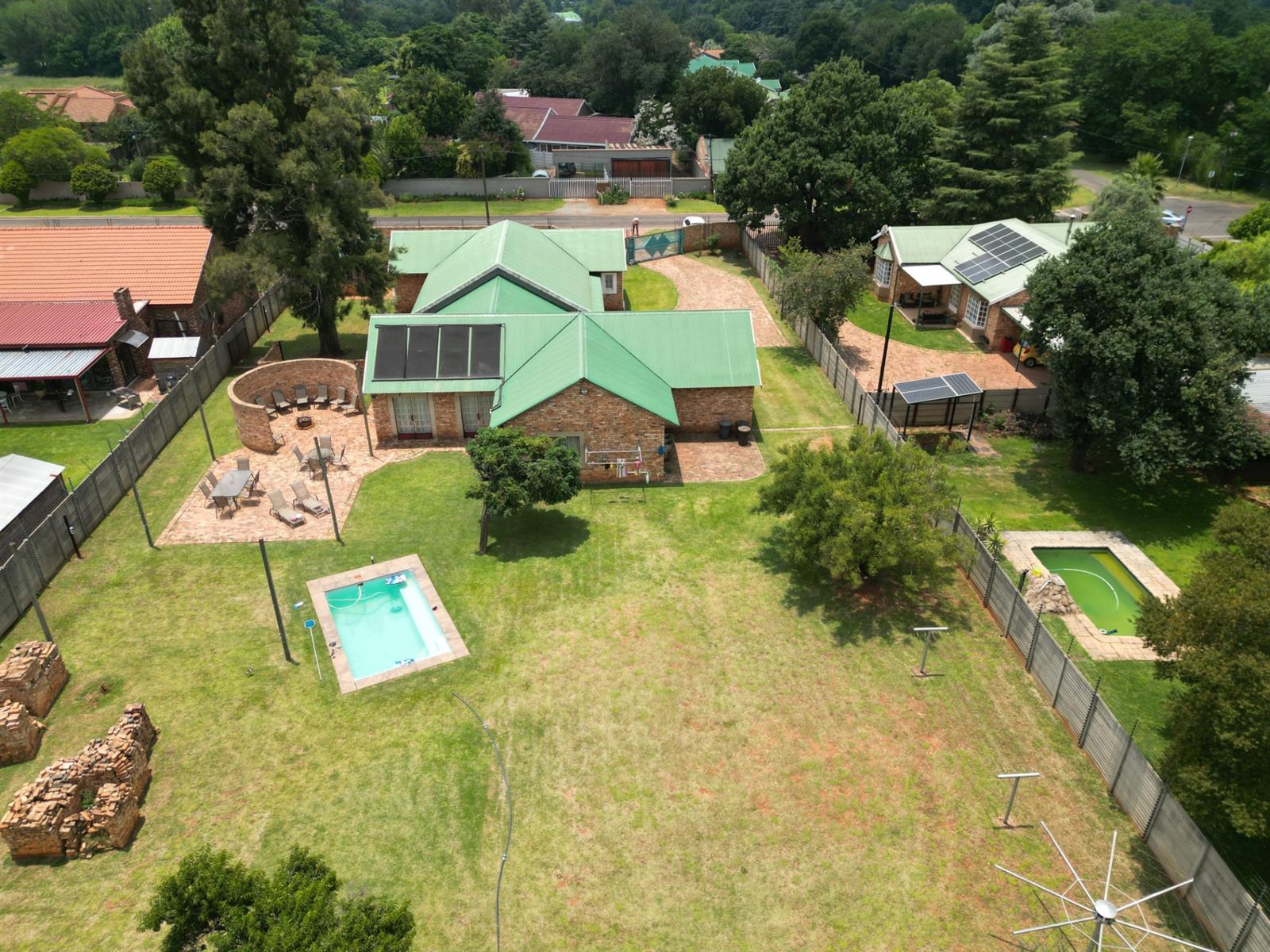 3 Bedroom home for sale with pool