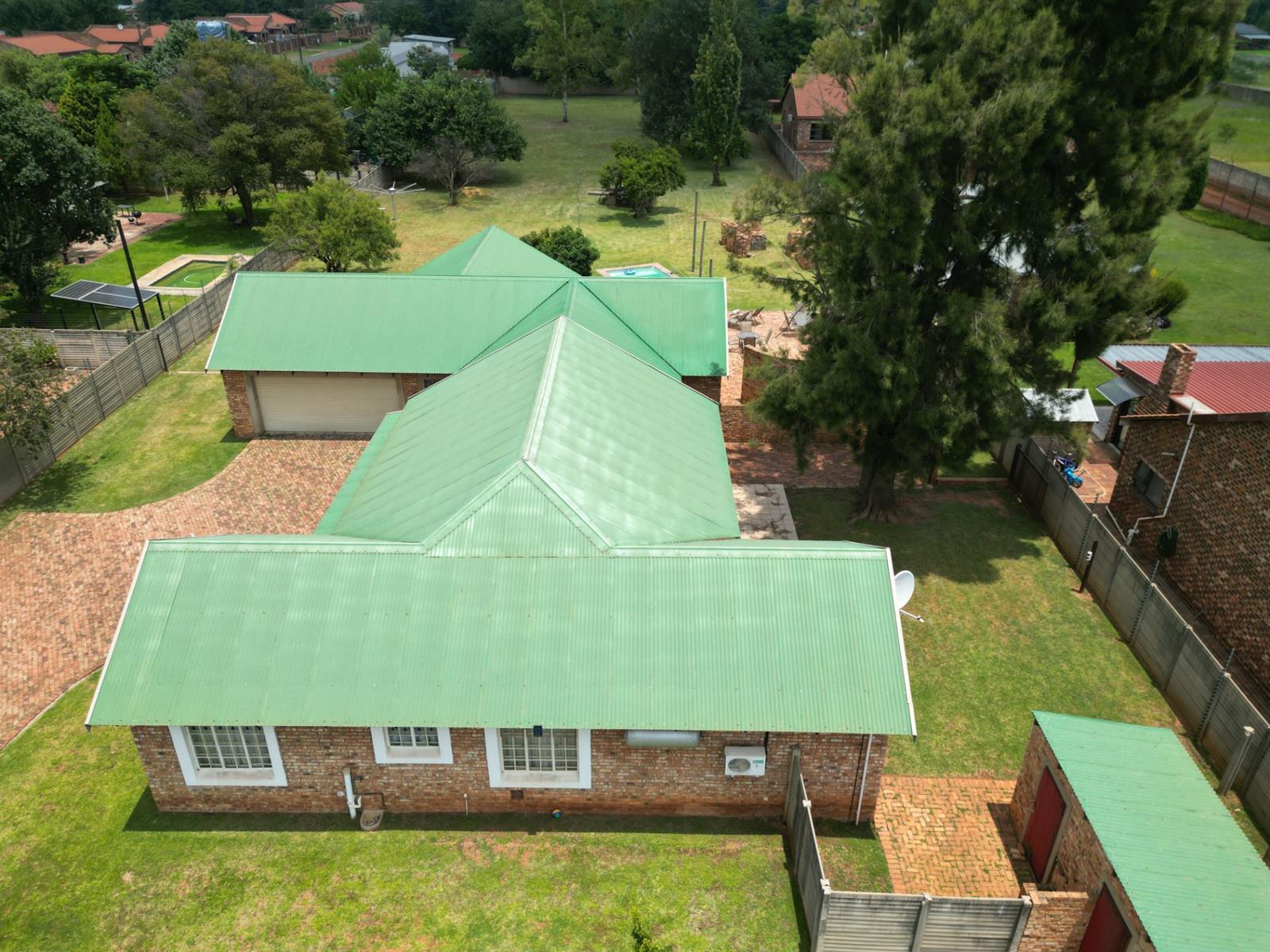 3 Bedroom home for sale with pool