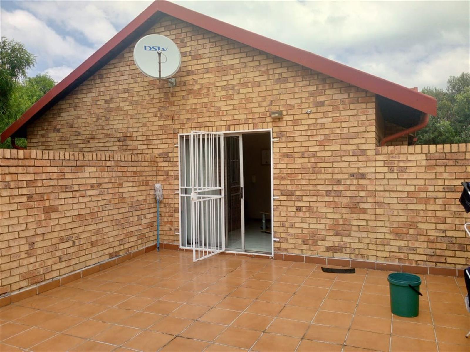 House For Sale in Equestria, Pretoria