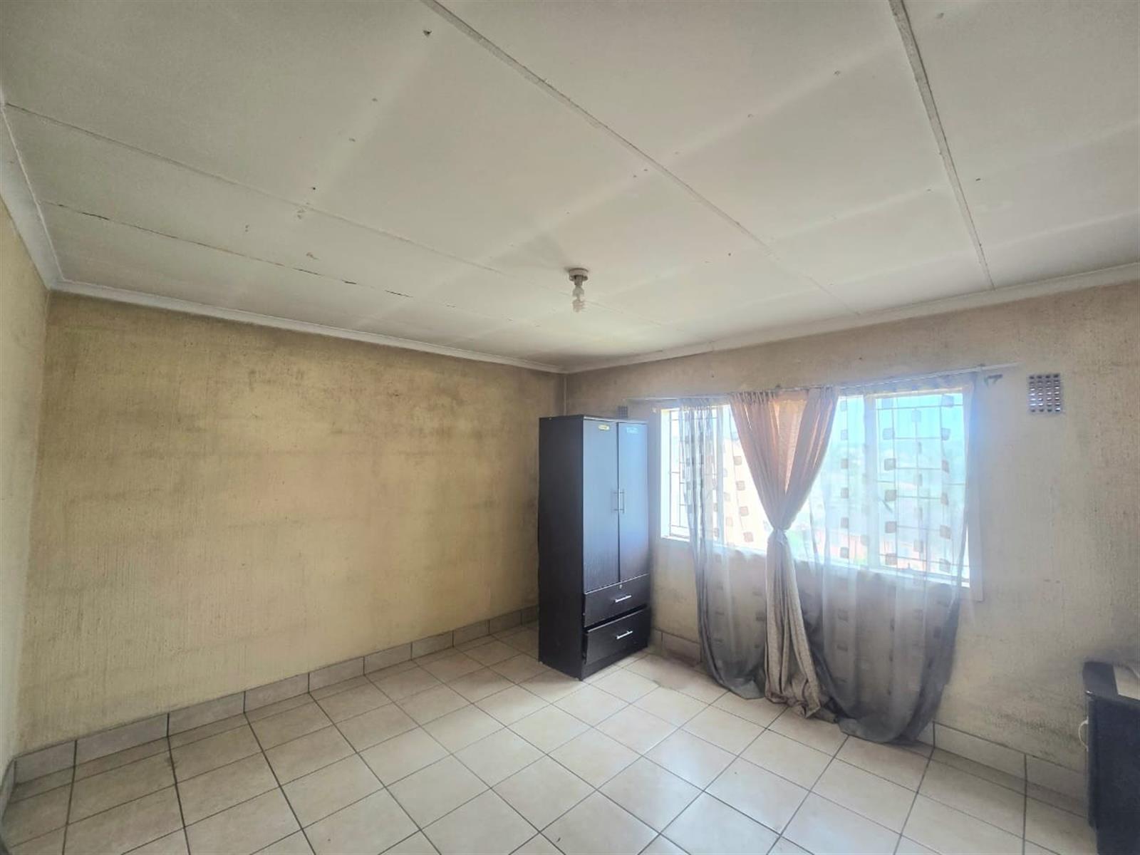 Apartment For Sale in Newlands West, Durban, KwaZulu Natal