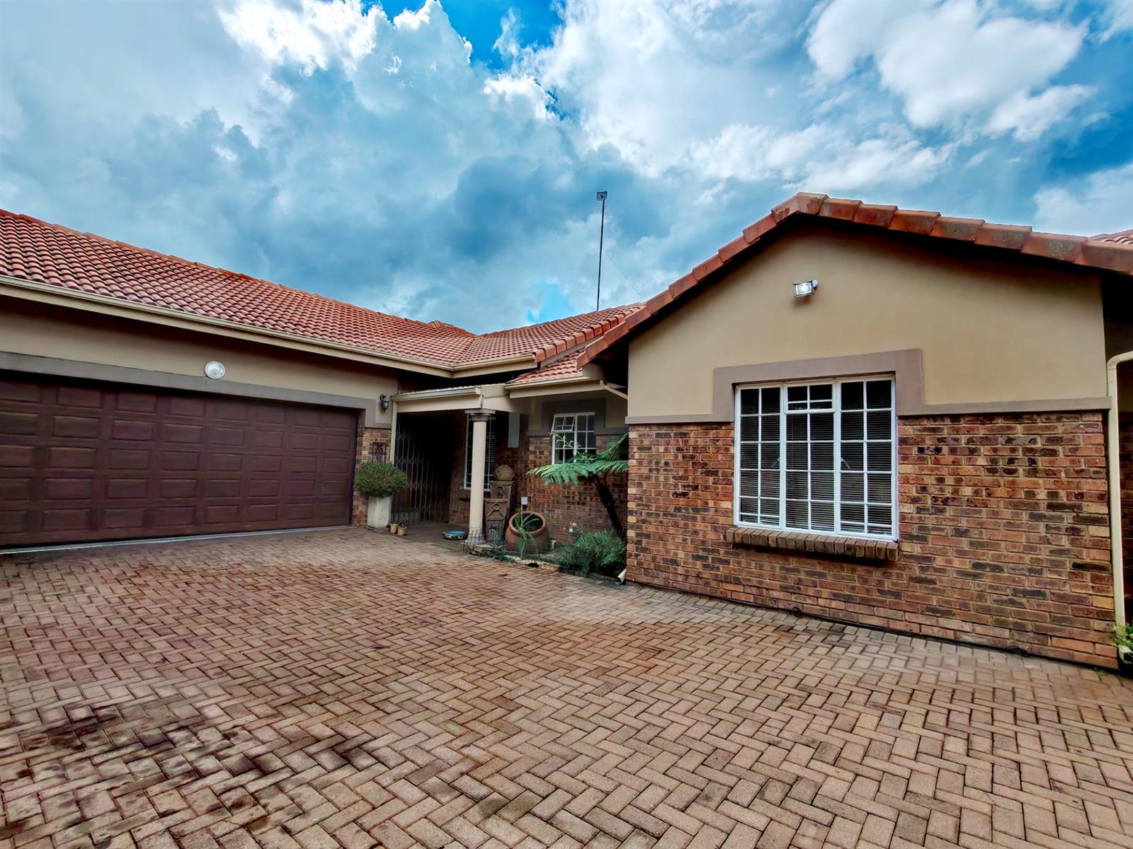 3 Bedroom house in Kanonkop