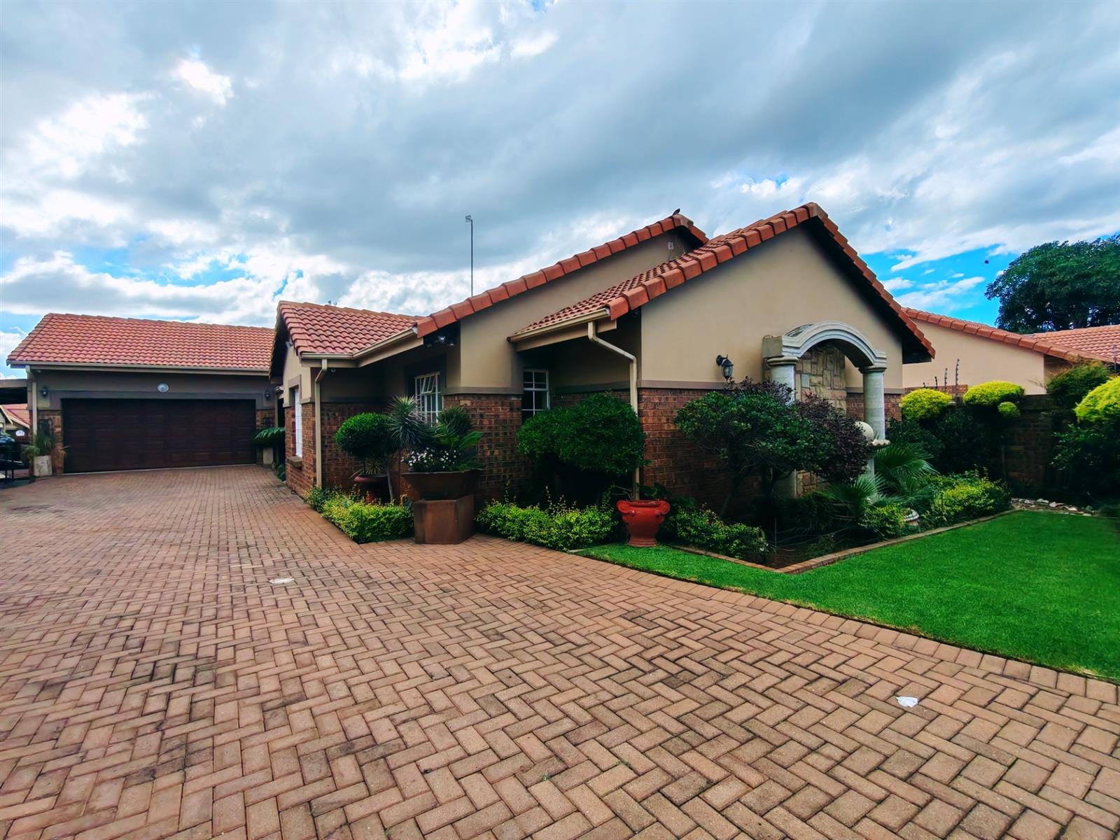 3 Bedroom house in Kanonkop