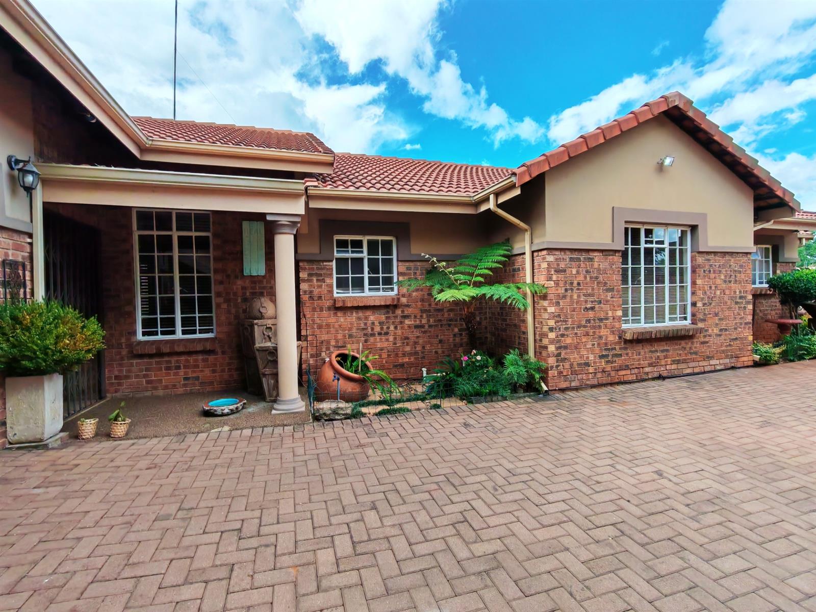 3 Bedroom house in Kanonkop