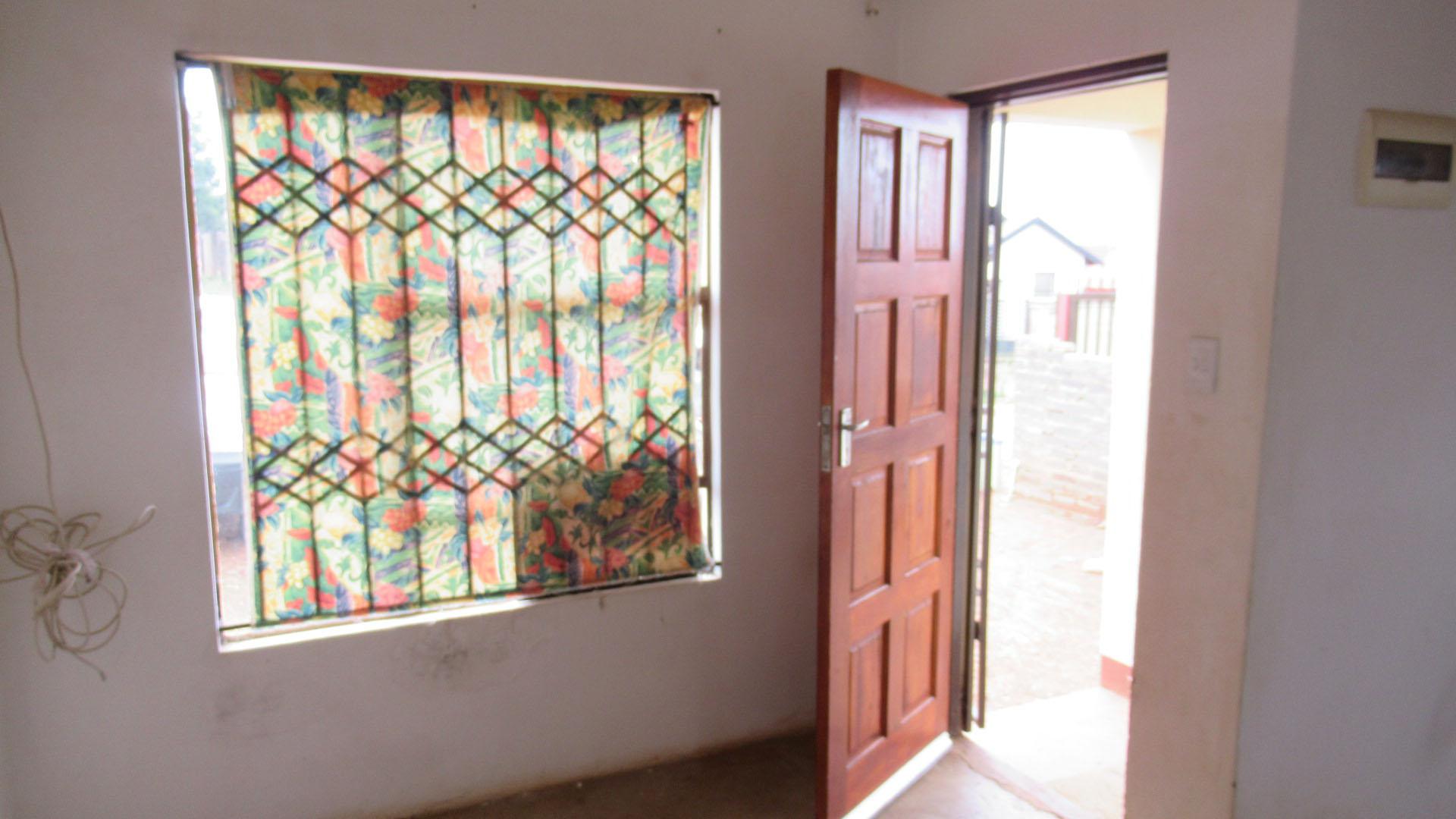 House For Sale in Lenasia South, Johannesburg