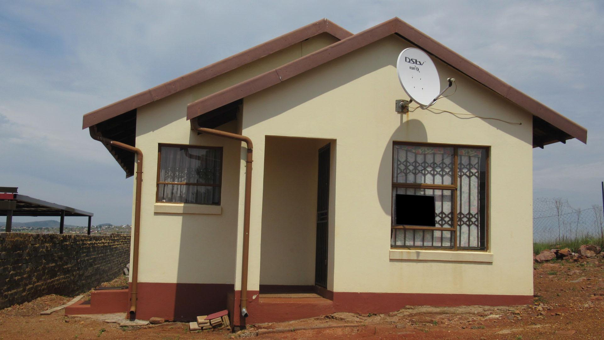 House For Sale in Lenasia South, Johannesburg