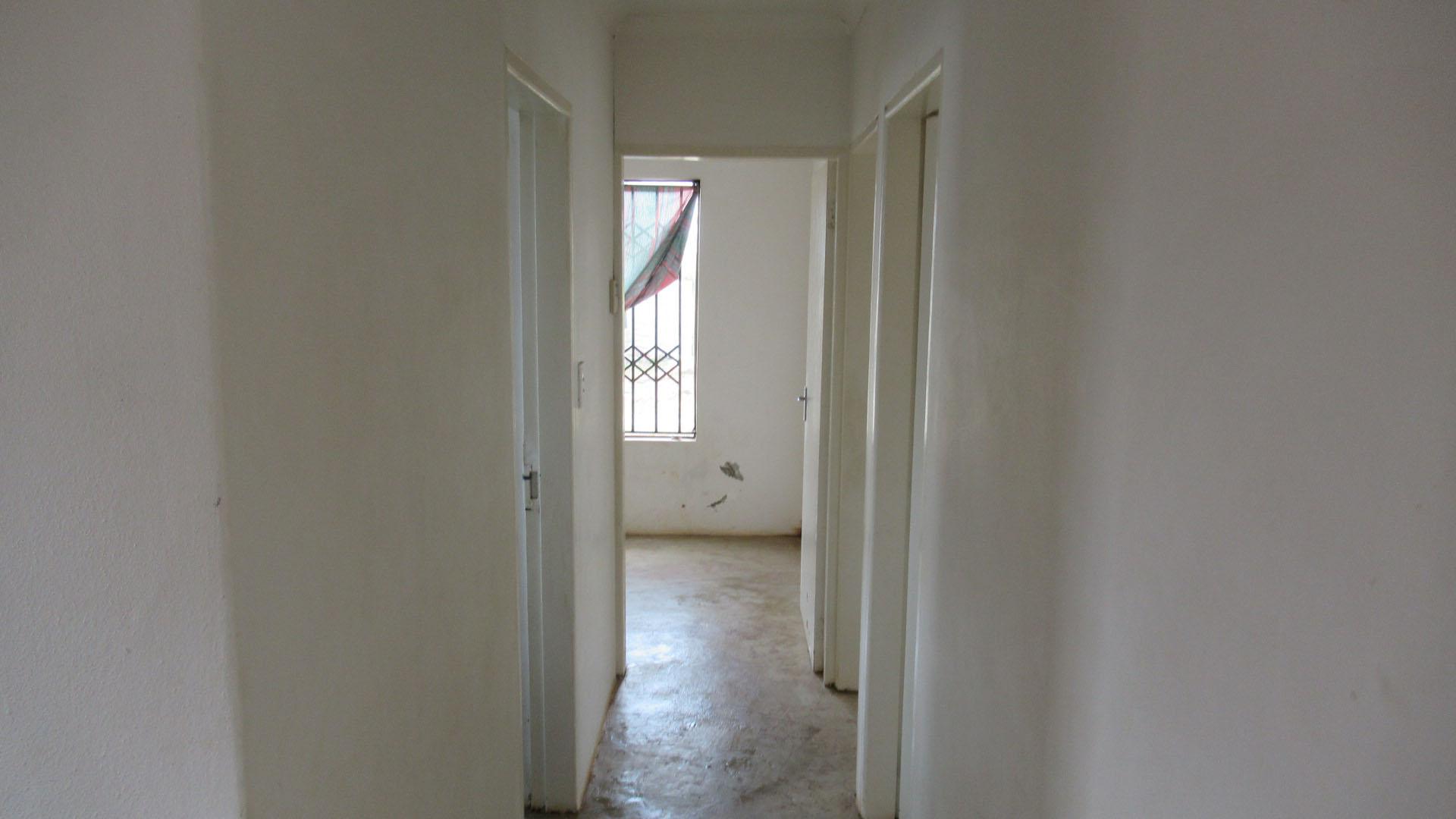 House For Sale in Lenasia South, Johannesburg