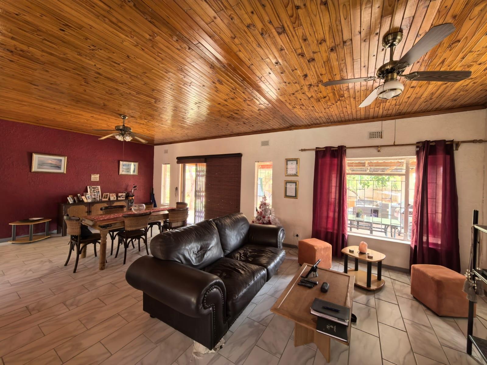 A Spacious Home With Heart And a Flat in Verwoerdpark, Kimberley