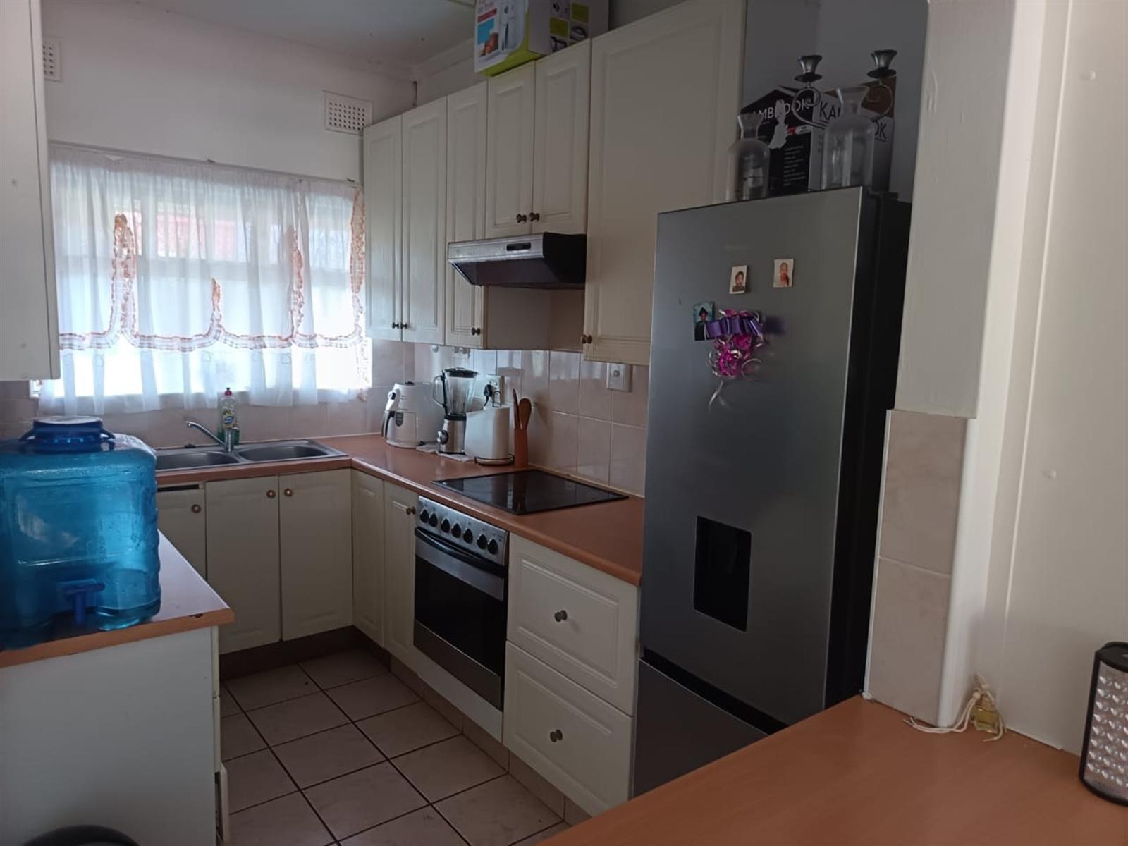 SNUG INVITING 1 BEDROOM UNIT WITH SEA VIEWS